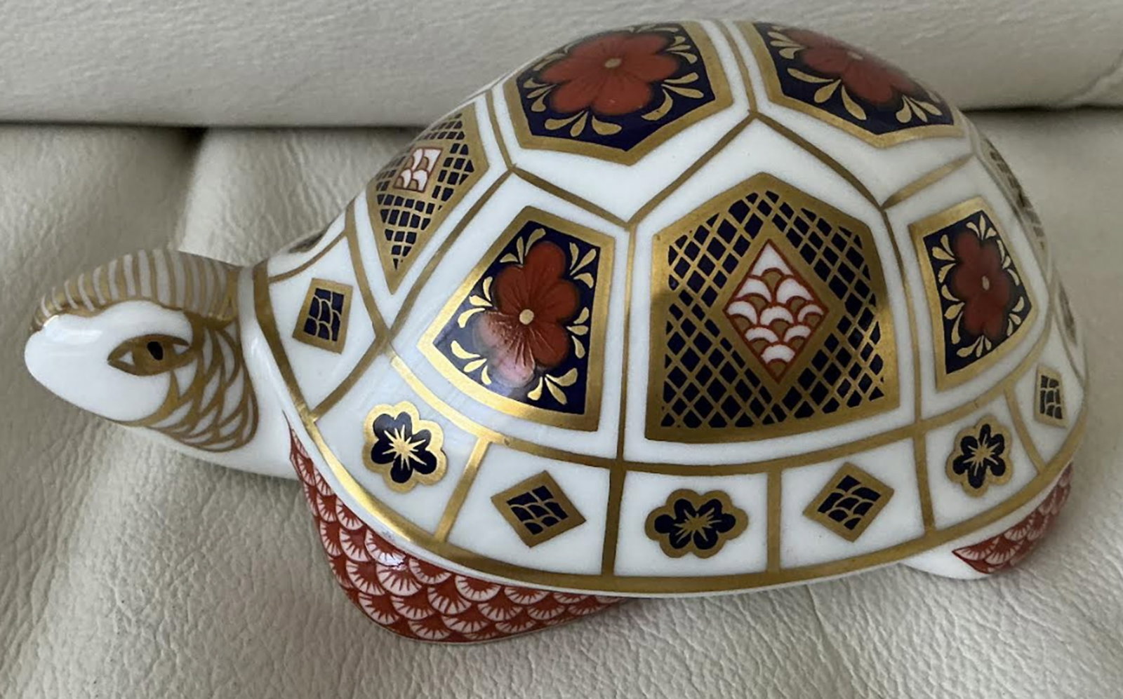 Royal Crown Derby Imari Porcelain Turtle Figurine With 22k Gold Accents (1 of 5)