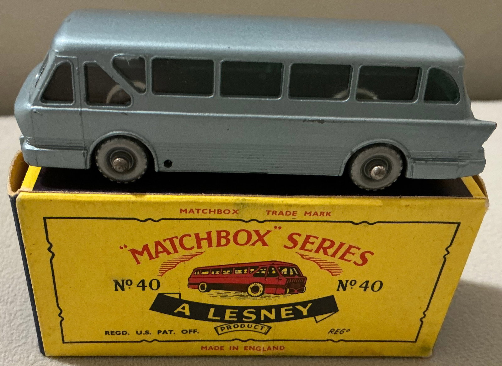 Lesney Matchbox Series No. 40 Leyland Royal Tiger Coach with Original Box 1961 Made in England (1 of 6)