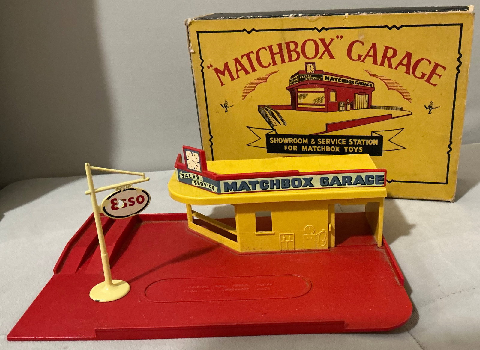 Matchbox Garage Showroom & Service Station With Original Box 1959 Made in England (1 of 6)