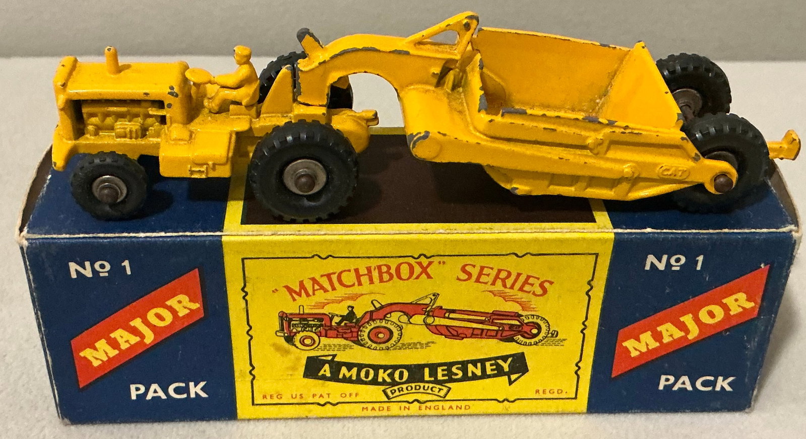 Moko Lesney Matchbox Major Pack No. 1 Caterpillar Earth Scraper With Original Box 1957 Made in (1 of 6)