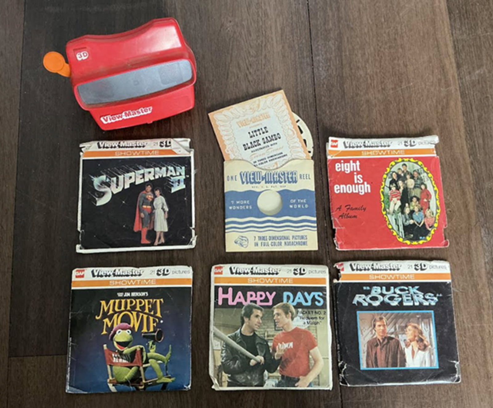 GAF View-Master Red Stereoscope viewer and several reels featuring popular Movies (1 of 4)