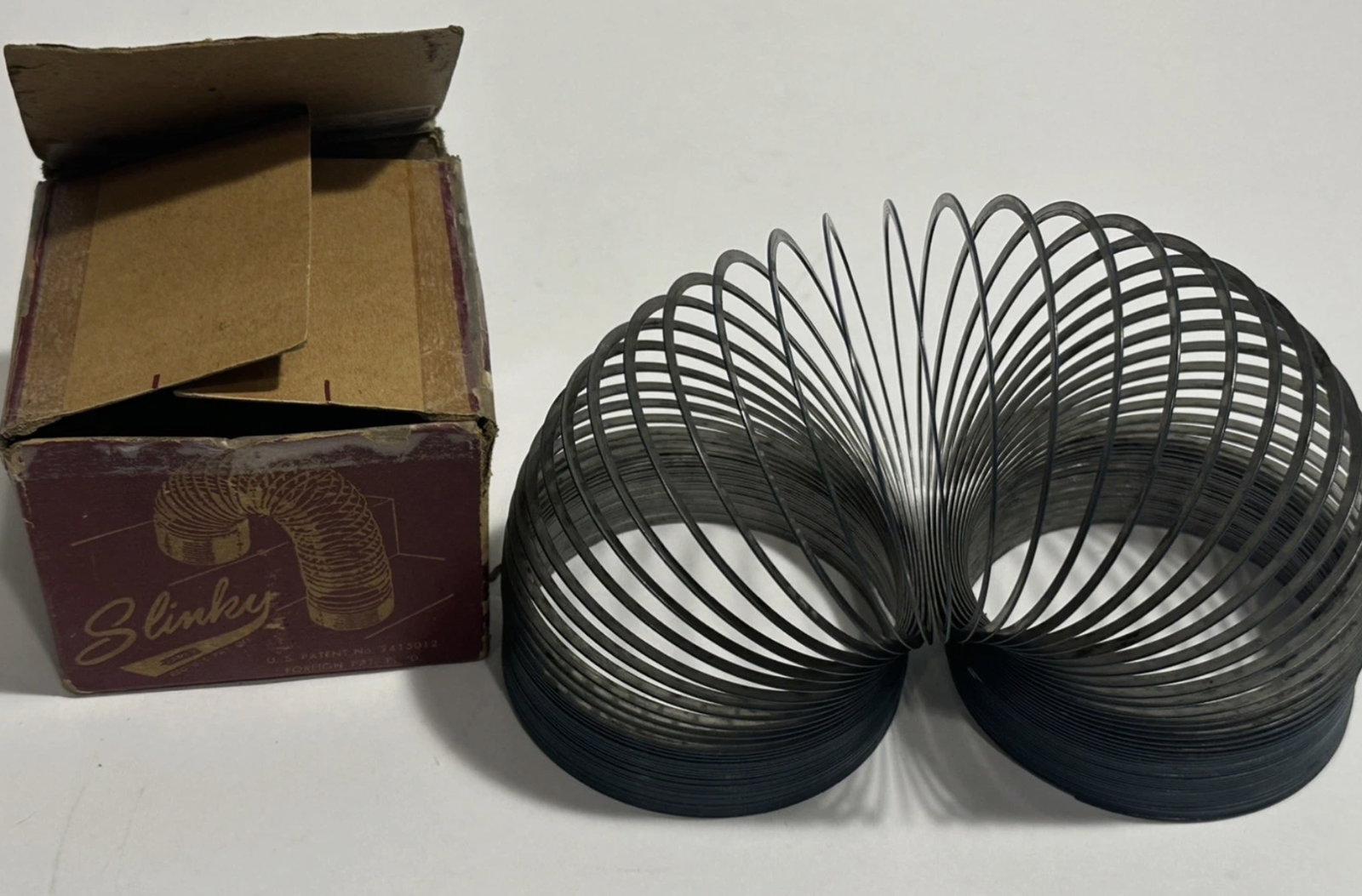 Original Slinky James Industries Walking Metal Toy Red w Original Box 1947 (1 of 6)