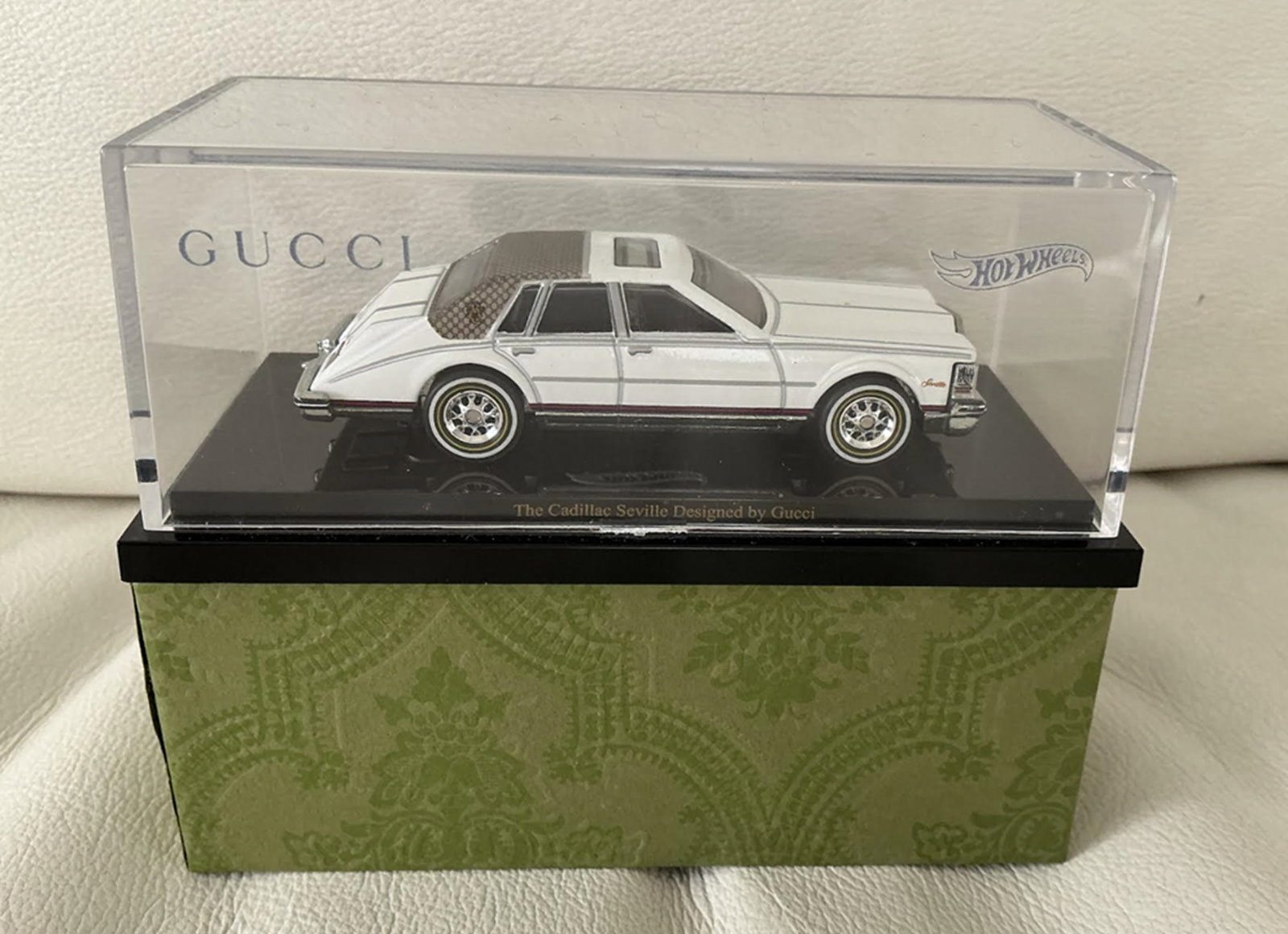 Gucci Cadillac Seville By Hot wheels With Box (1 of 8)