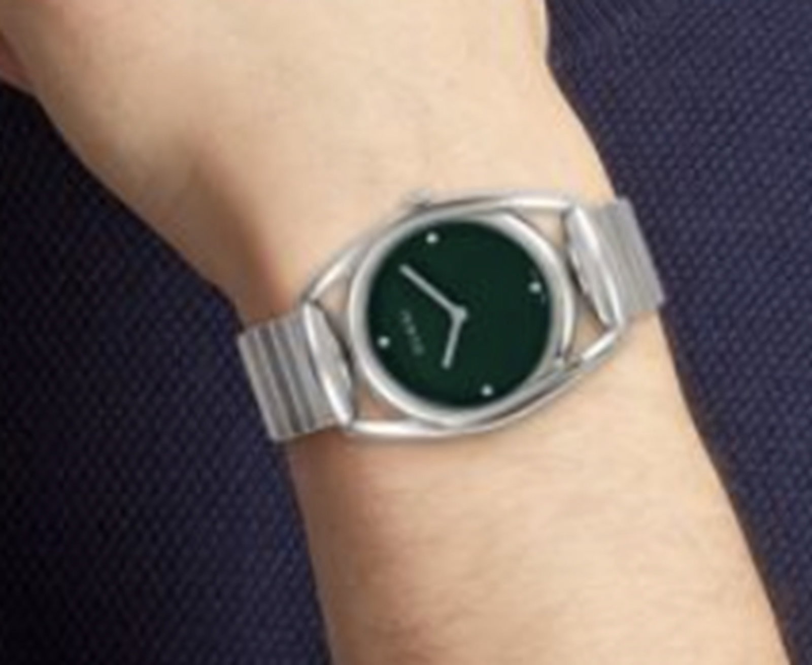 Gucci Wrist Watch WITH BOX NEW!: GUCCI Horsebit Collection. This Gucci 34mm stainless steel bracelet watch is accented with 0.023 TCW diamonds for subtle sparkle. It combines elegant craftsmanship with signature horsebit detailing