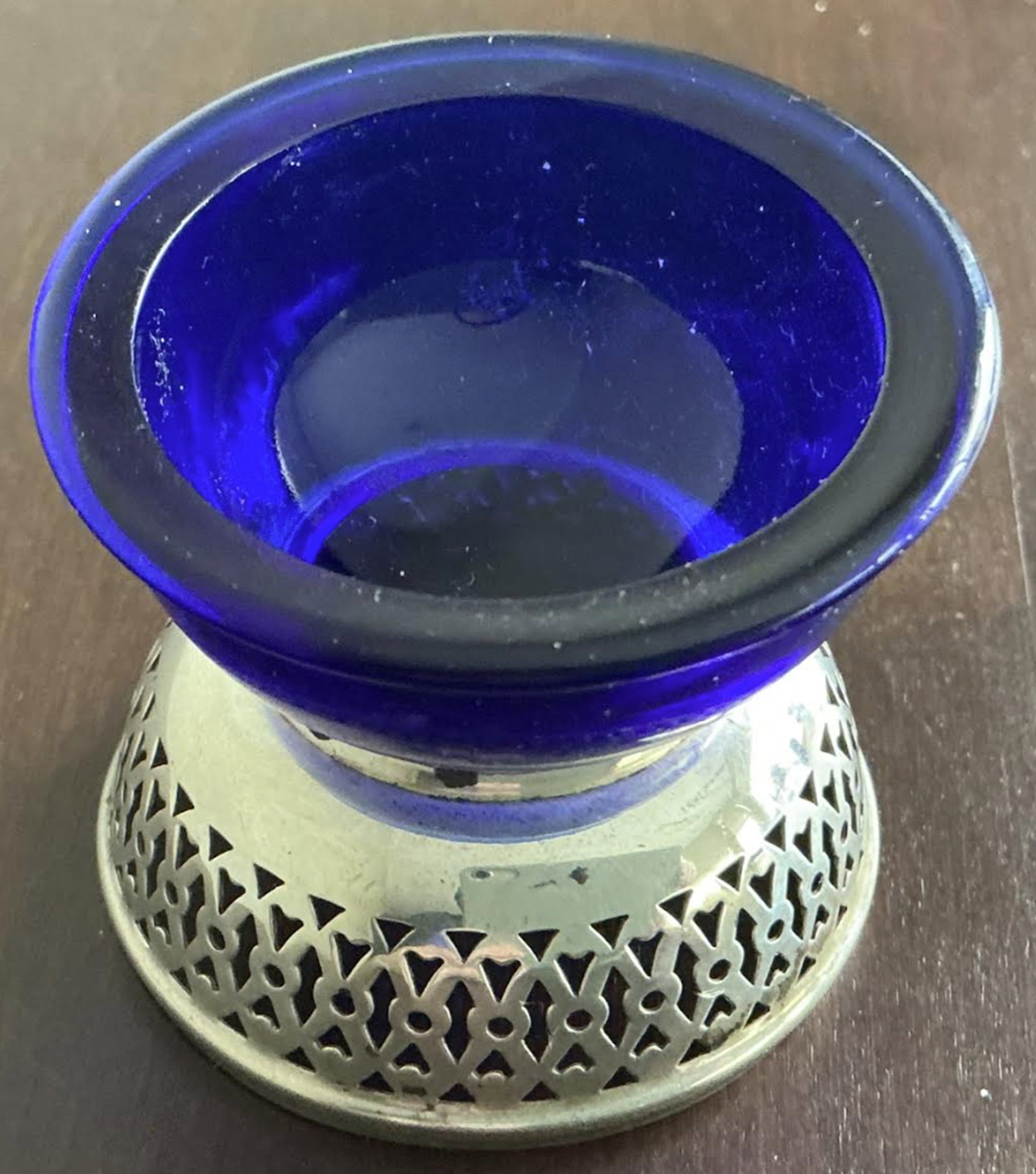 Webster Sterling Silver and Cobalt Blue Salt Cellar: Webster Sterling Silver and Cobalt Blue Salt Cellar Measures approx approx 2 inches diam and 1 inch tall no chips or cracks present