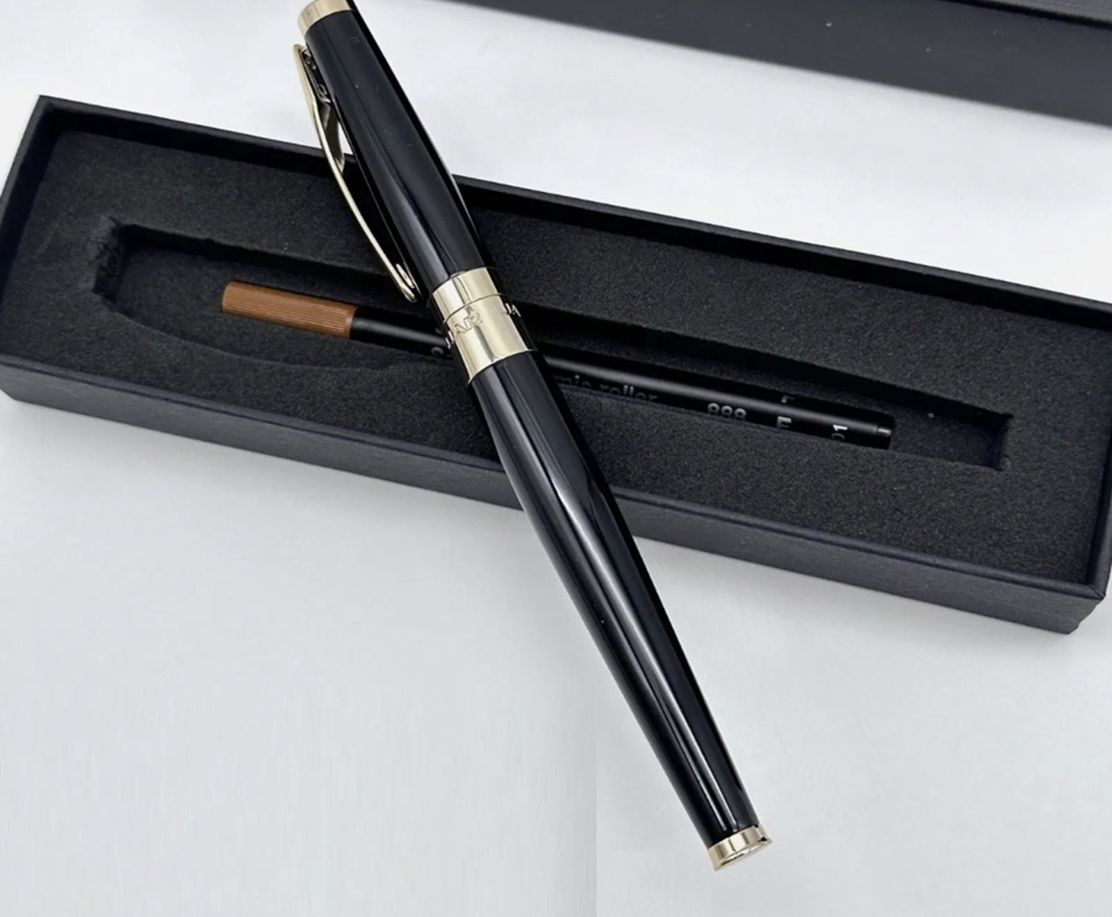 Jaguar Black & Gold Lacquer Rollerball Pen With Orig Box (1 of 5)