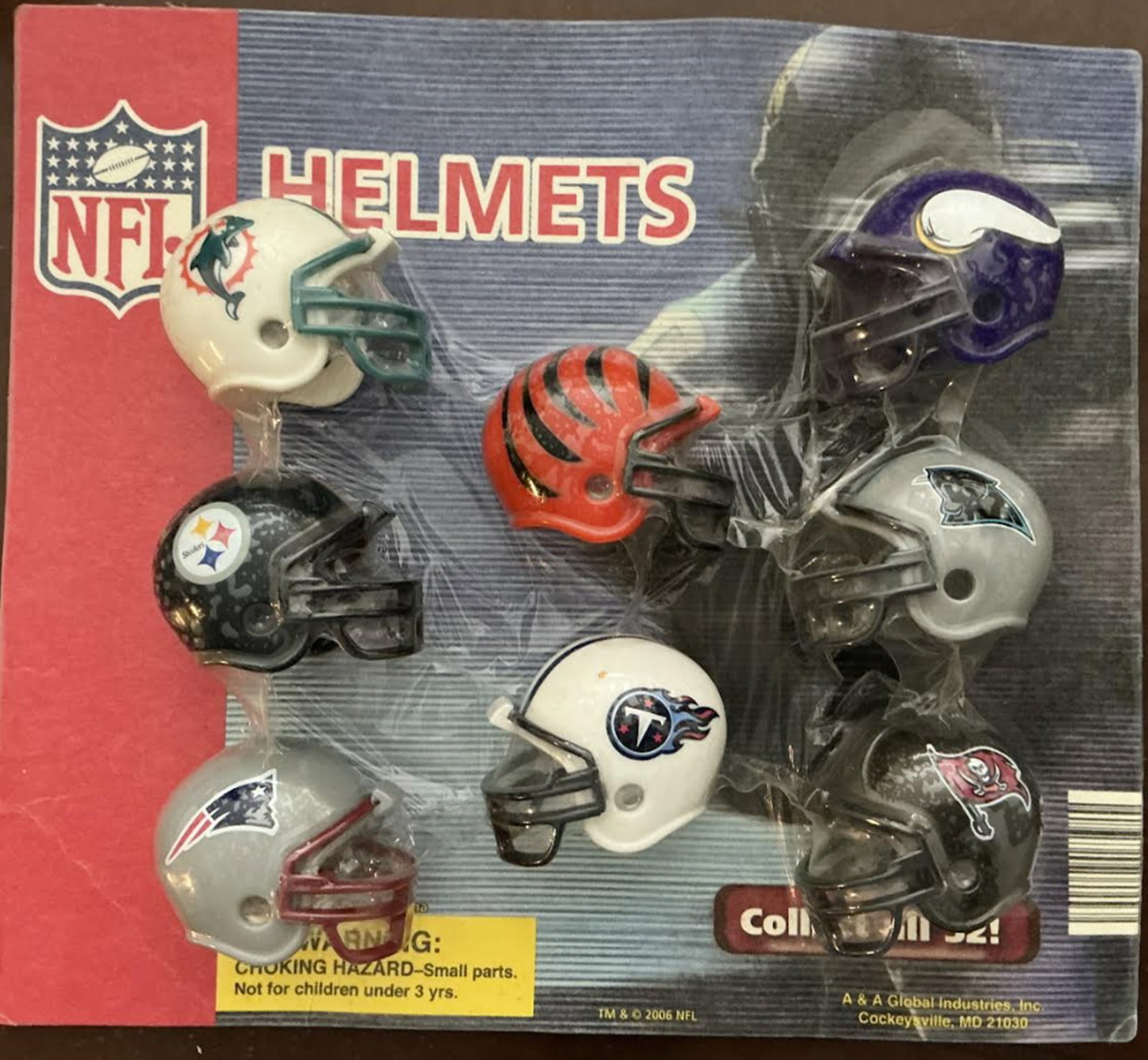 NFL Helmets Mini Vintage Gumball Machine Card/Blister With 8 Helmets ORIG PACK (1 of 4)