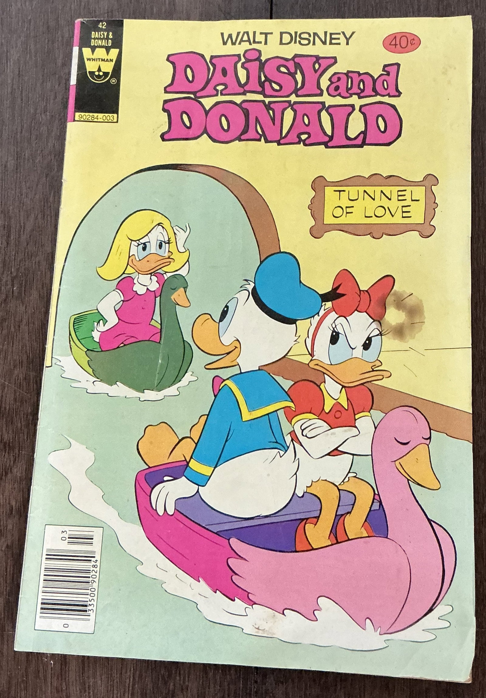 Walt Disney 1980 Daisy and Donald Tunnel of Love No. 42 (1 of 4)