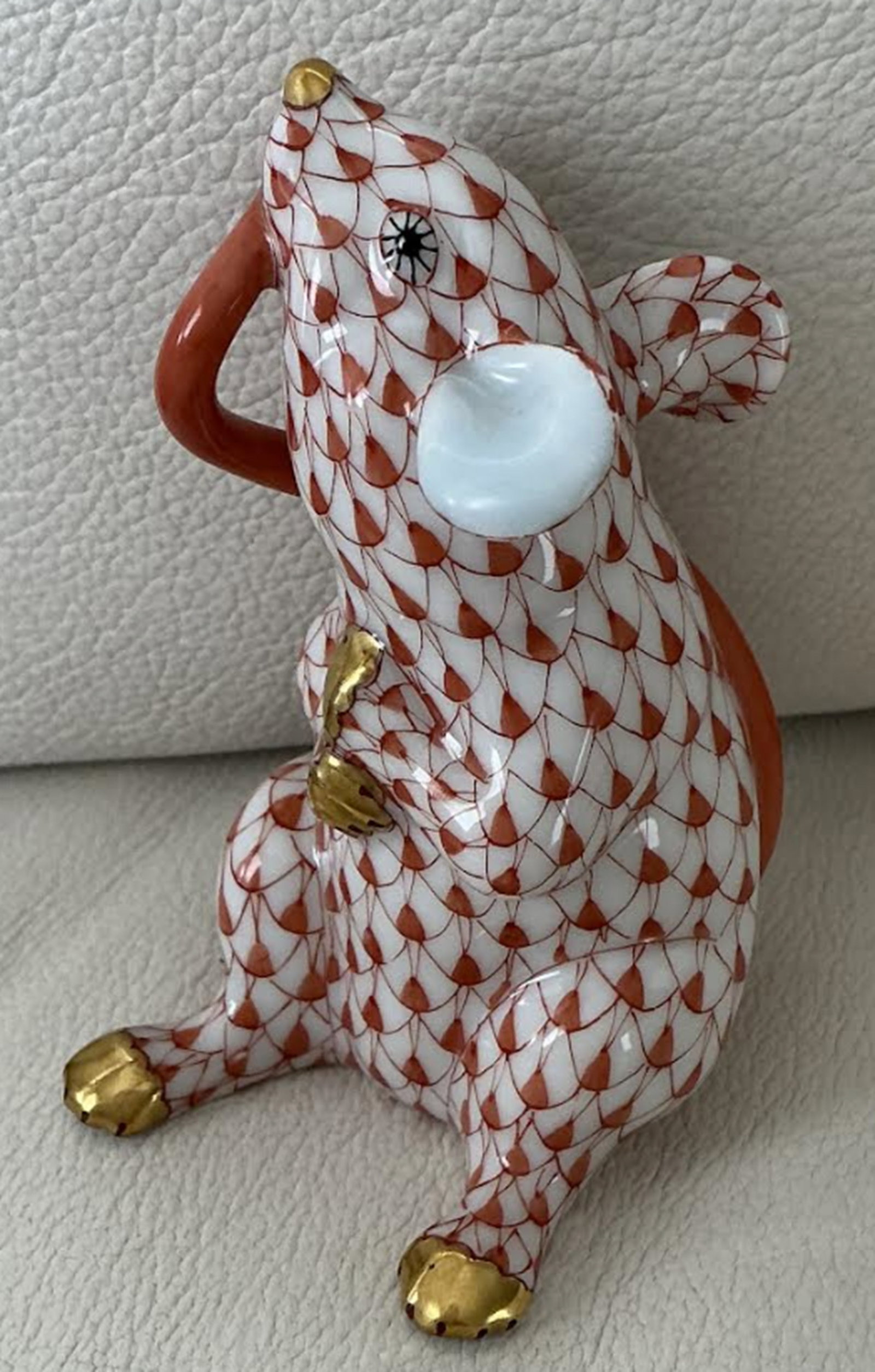 Herend Signed Porcelain Rust Fishnet Mouse Figurine with 24k Gold Accents Made in Hungary. (1 of 6)