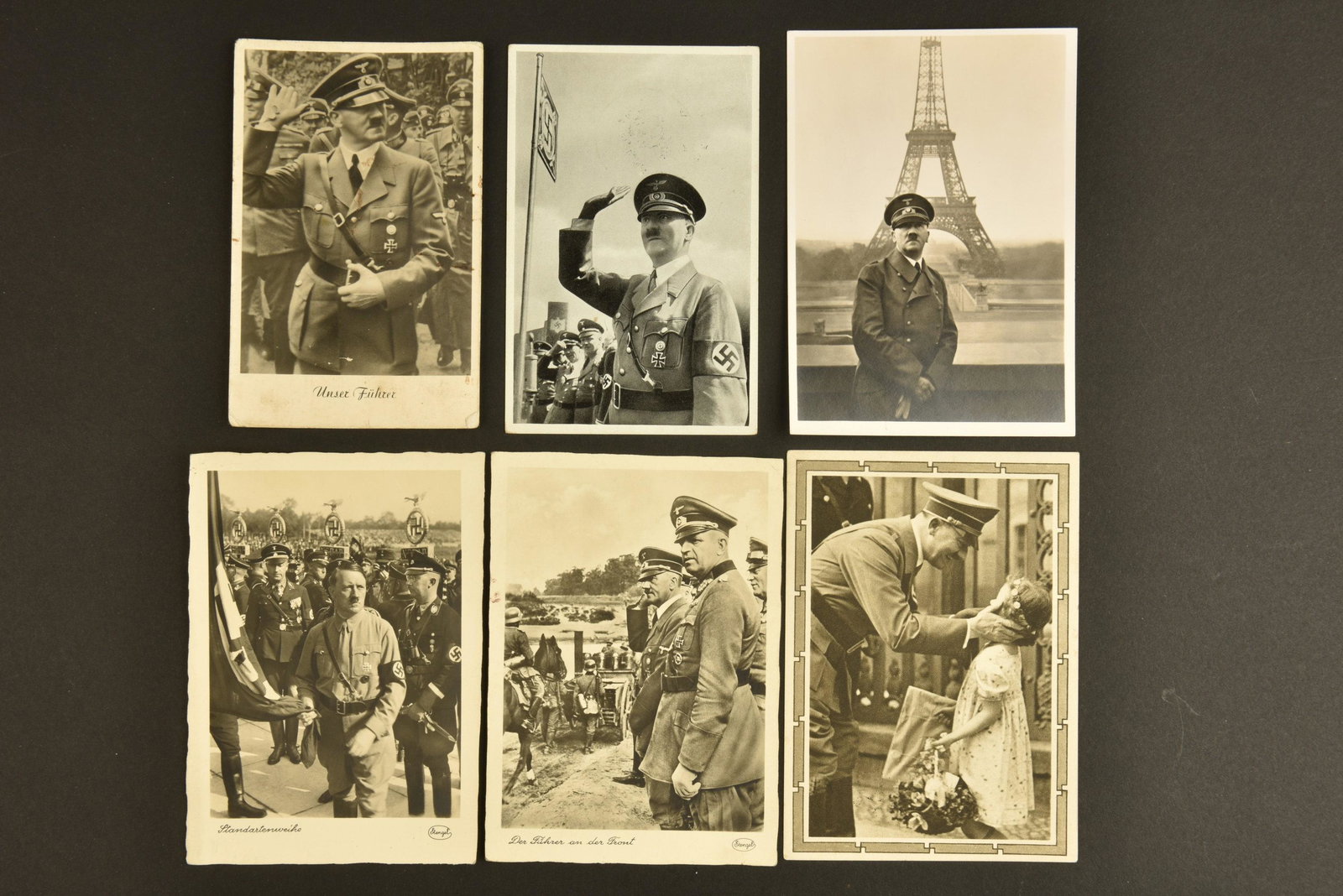 Cartes postales du chancelier. Chancellor's Postcards.: Cartes postales du chancelier. Six photos cartes postales en noir et blanc, representant le Chancelier allemand. Une carte postale est obliteree du 20 avril 1939, une autre du 25 mai 1942 a Berlin. A 