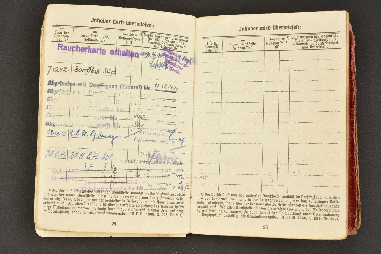 Soldbuch Kriegsmarine. Kriegsmarine Soldbuch.: Soldbuch Kriegsmarine. Couverture cartonnee fortement abimee et reparee avec du papier collant. Deux perforations sur le cote droit. Insigne national allemand gratte. Indication nominative Woskowski. 