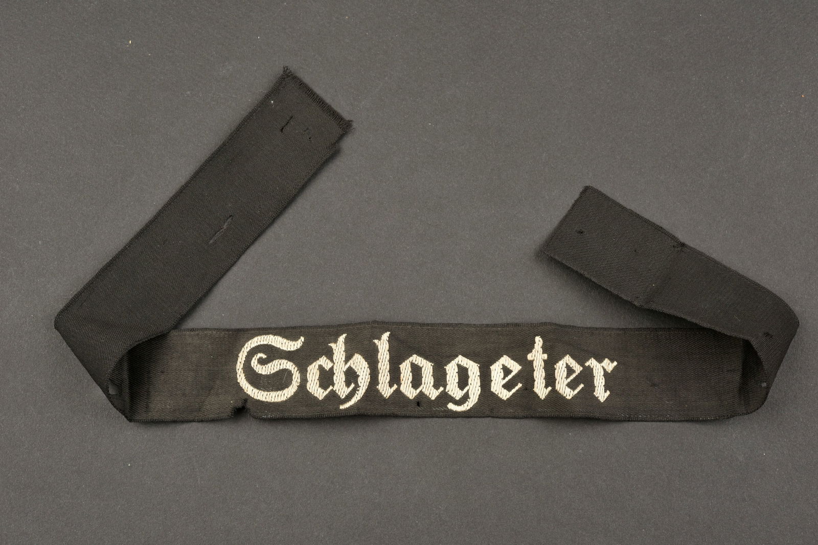 Bande de bras Schlageter. Schlageter cuff tittle.: Bande de bras Schlageter. Bande honorifique Schlageter pour la SA Standarte 39 de Dusseldorf. Apres avoir combattu dans l armee allemande au cours de la premiere guerre mondiale, Albert Leo Schlageter