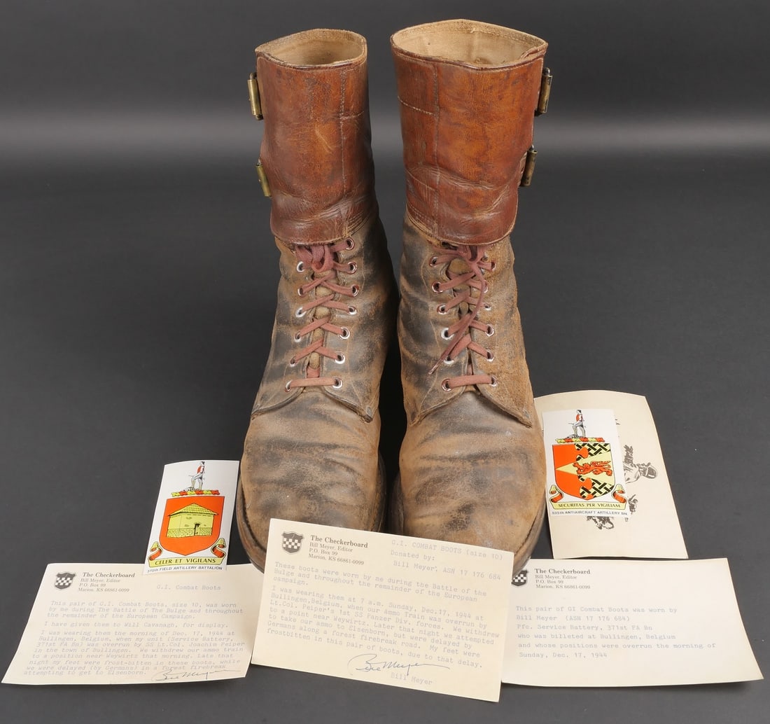 Buckle Boots de Bill Meyer, 99th DI US. Bill Meyer’s buckle boots, 99th US Division.: Buckle Boots de Bill Meyer, de la 99th DI US. Il s agit d une paire homogene en cuir marron, a sept œillets dont les lacets d origine sont presents. La jambiere attenante fermant par deux boucles a u
