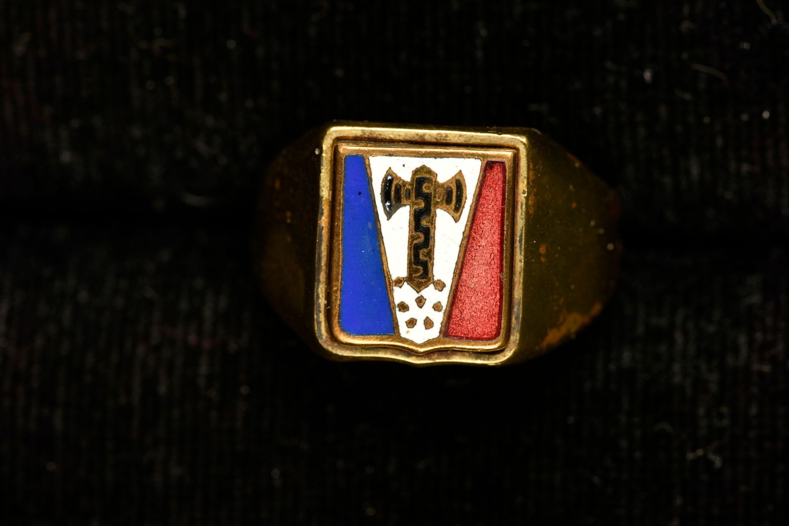 Chevaliere Patriotique de letat Francais. Patriotic Signet Ring of the French State. (1 of 4)