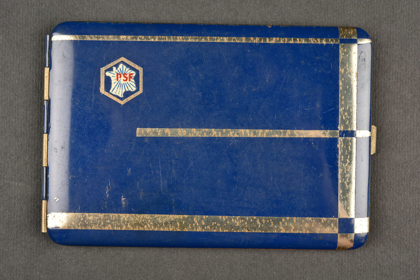 Etui a Cigarettes du PSF. Cigarette case from the PSF (1 of 4)