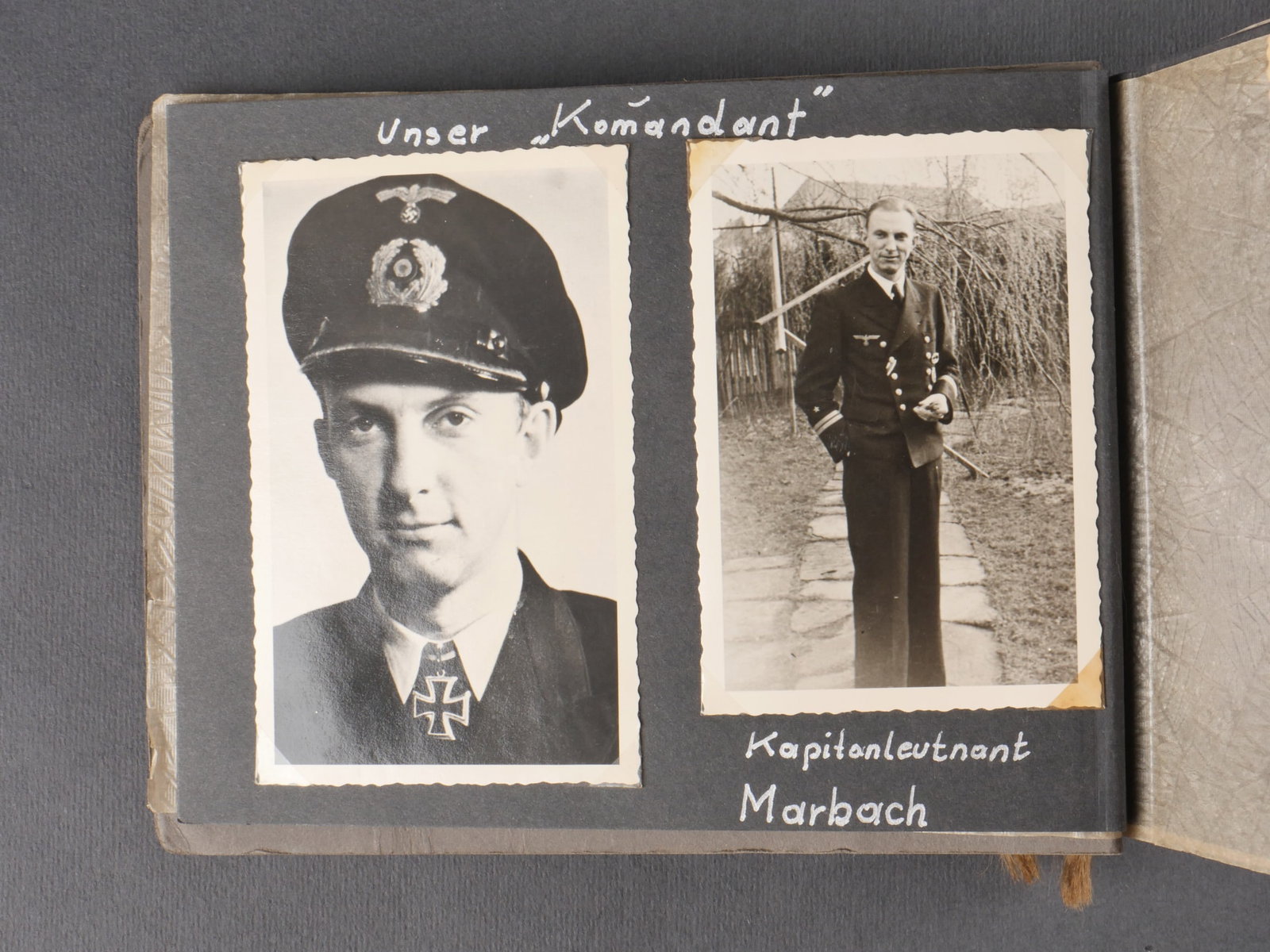 Album photo Kriegsmarine. Kriegsmarine photo album.: Album photo de la Kriegsmarine. Couverture cartonnee. Les fils de maintien des pages sont presents mais legerement effiloches. L’album contient 34 photographies en noir et blanc. Il s’agit princip