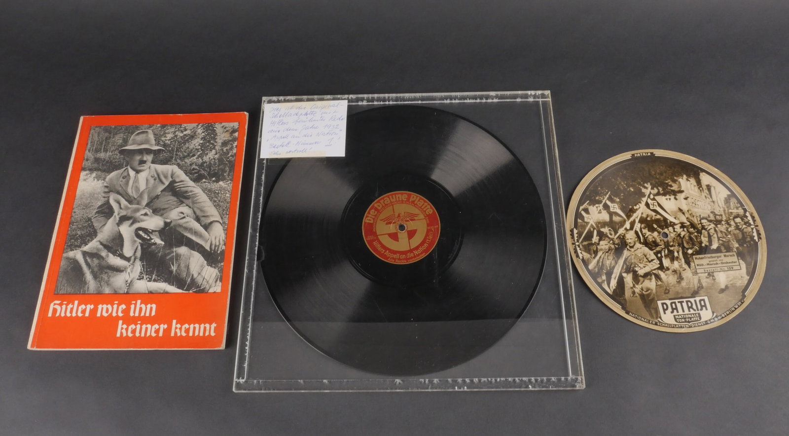 Disques allemand. German records.: Ensemble de disques allemands, comprenant un disque Patria Nationale Ton Platte edite par le Nationaler Schallplatten Dienst GMBH, discours de Baldur von Schirach et Hohenfriedberger Marsch. Disque «