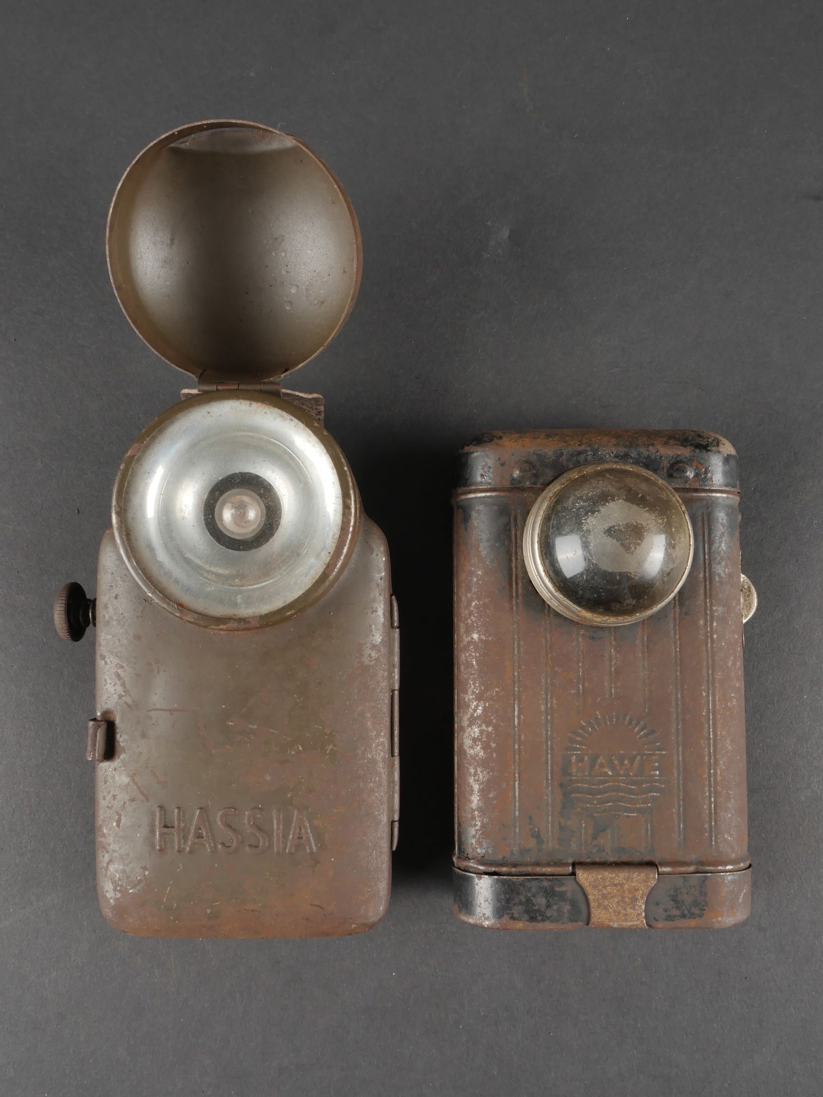 Lot de 2 lampes de poche Wehrmacht. Set of 2 Wehrmacht flashlights