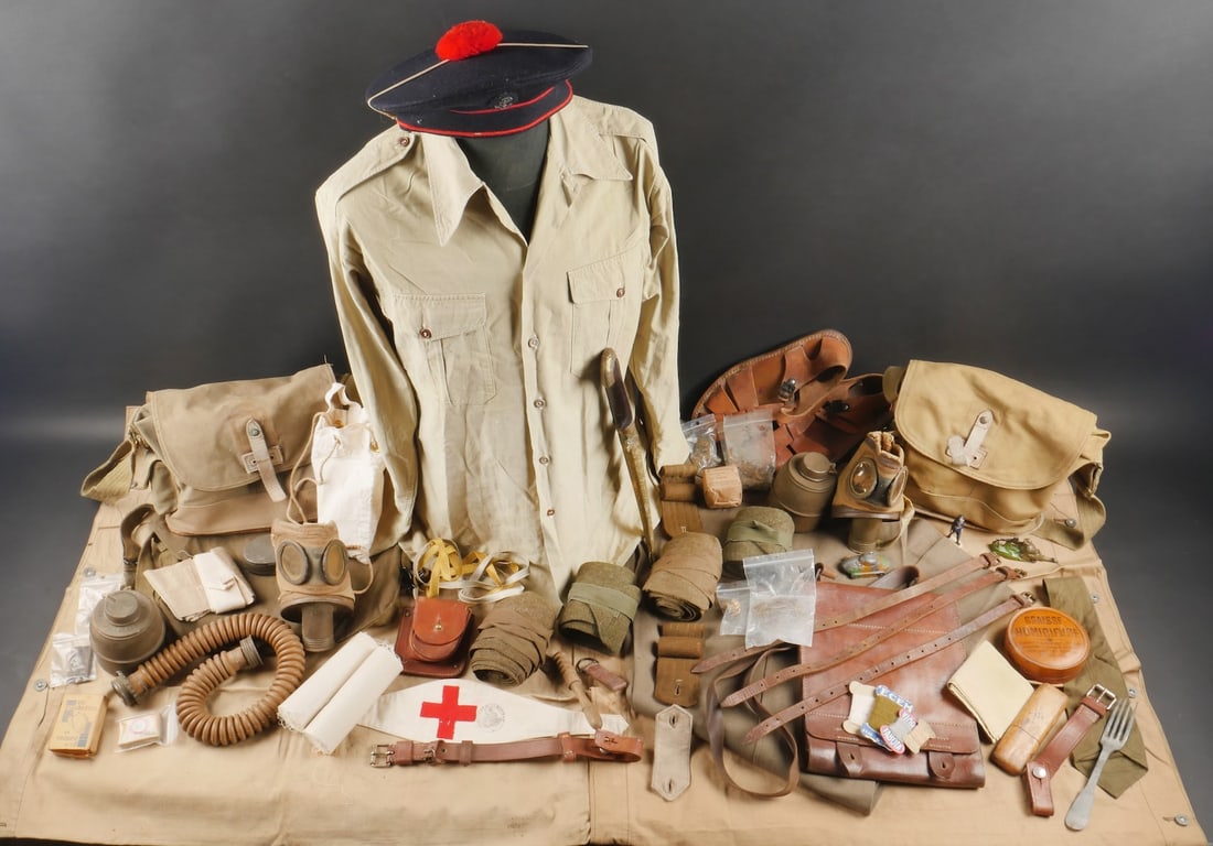 Lot d equipements France 40. French 40 equipment. (1 of 20)