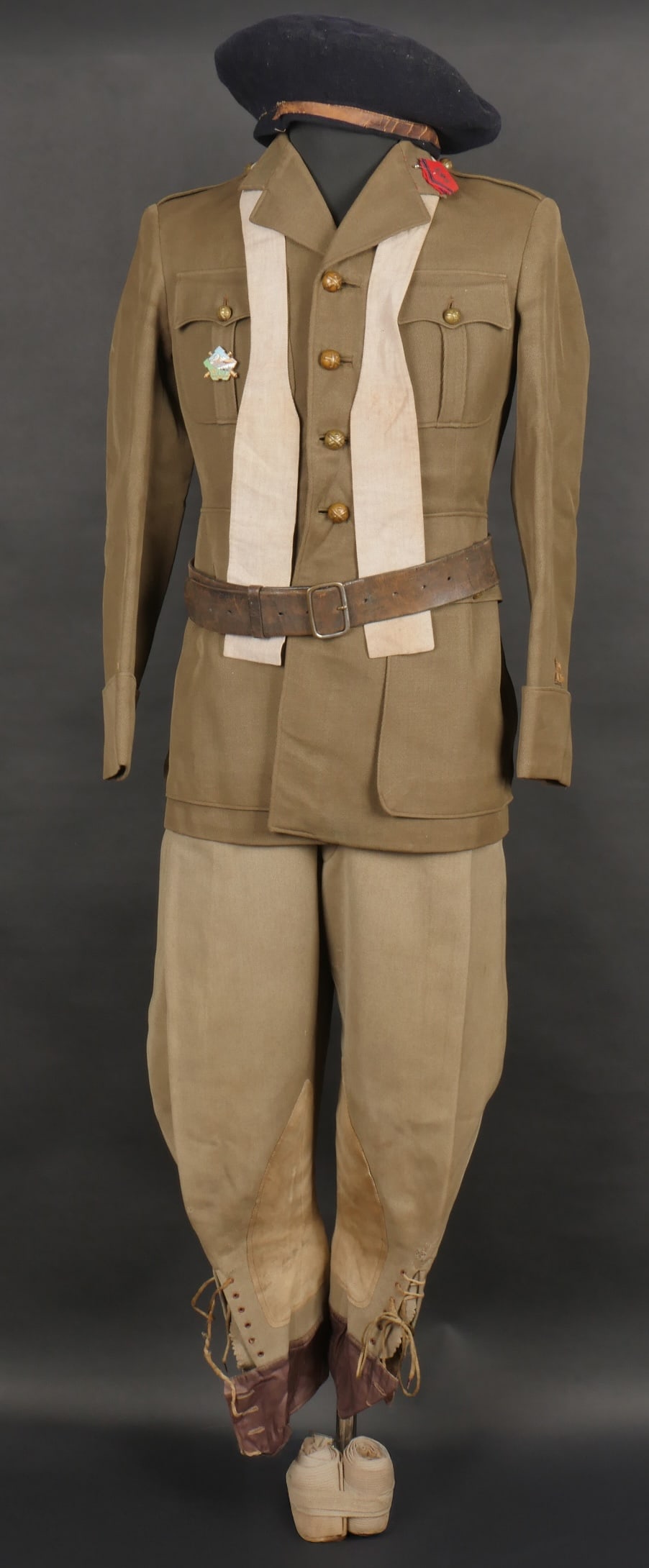 Lot d uniformes. Uniforms set. (1 of 20)