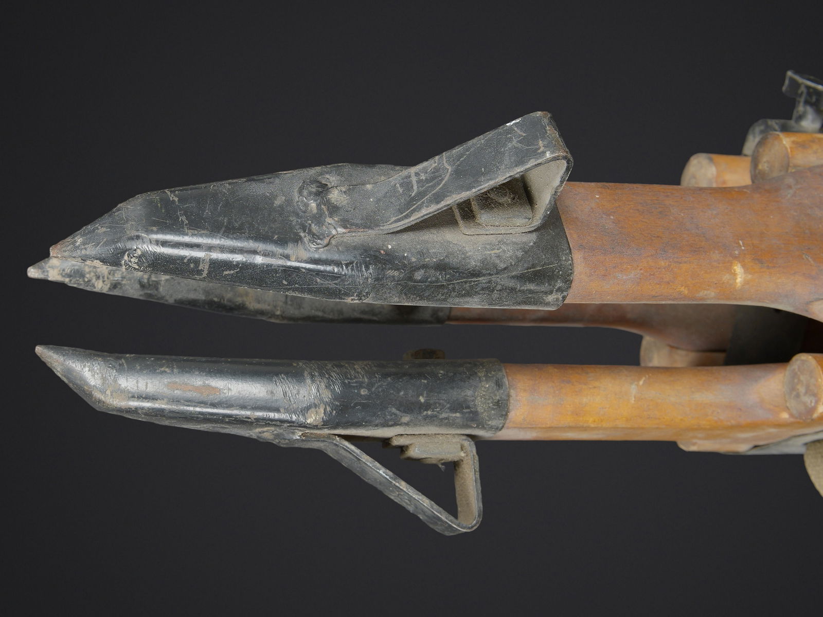 Trepied d optique. Optical tripod. - 10