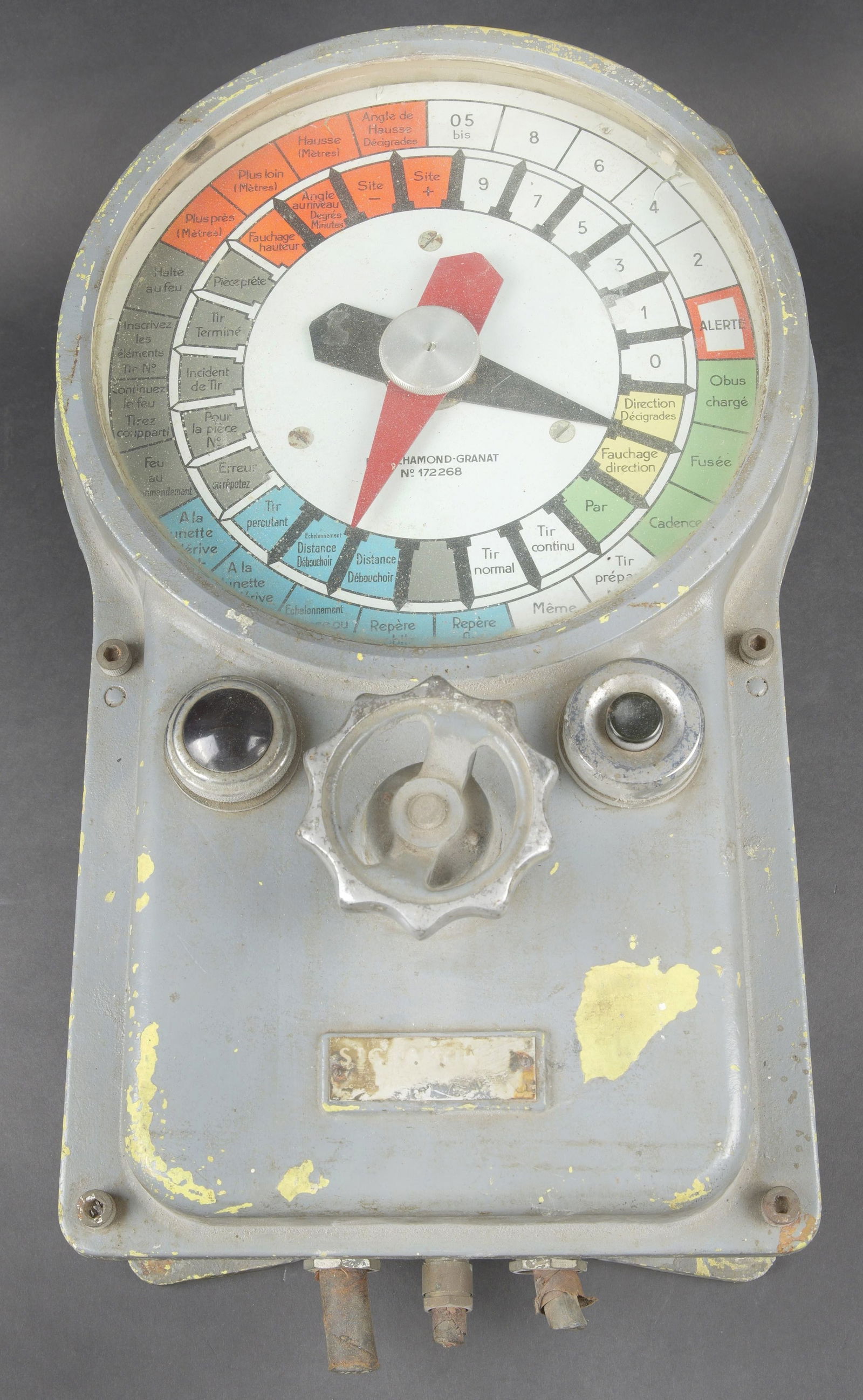 Indicateur Chamond granat Ligne Maginot. Chamond shell indicator, Maginot Line.: Indicateur Chamond Granat Ligne Maginot. En metal. Peinture grise a 80%. Les attaches murales sont presentes. Les cables sont coupes. Cadran complet, verre en parfait etat. Toutes les pieces mobiles