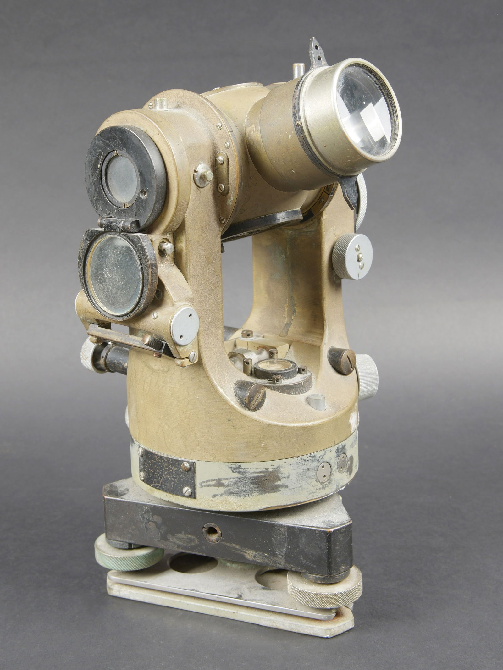 Theodolite Carl Zeiss Jena. Carl Zeiss Jena theodolite (1 of 9)