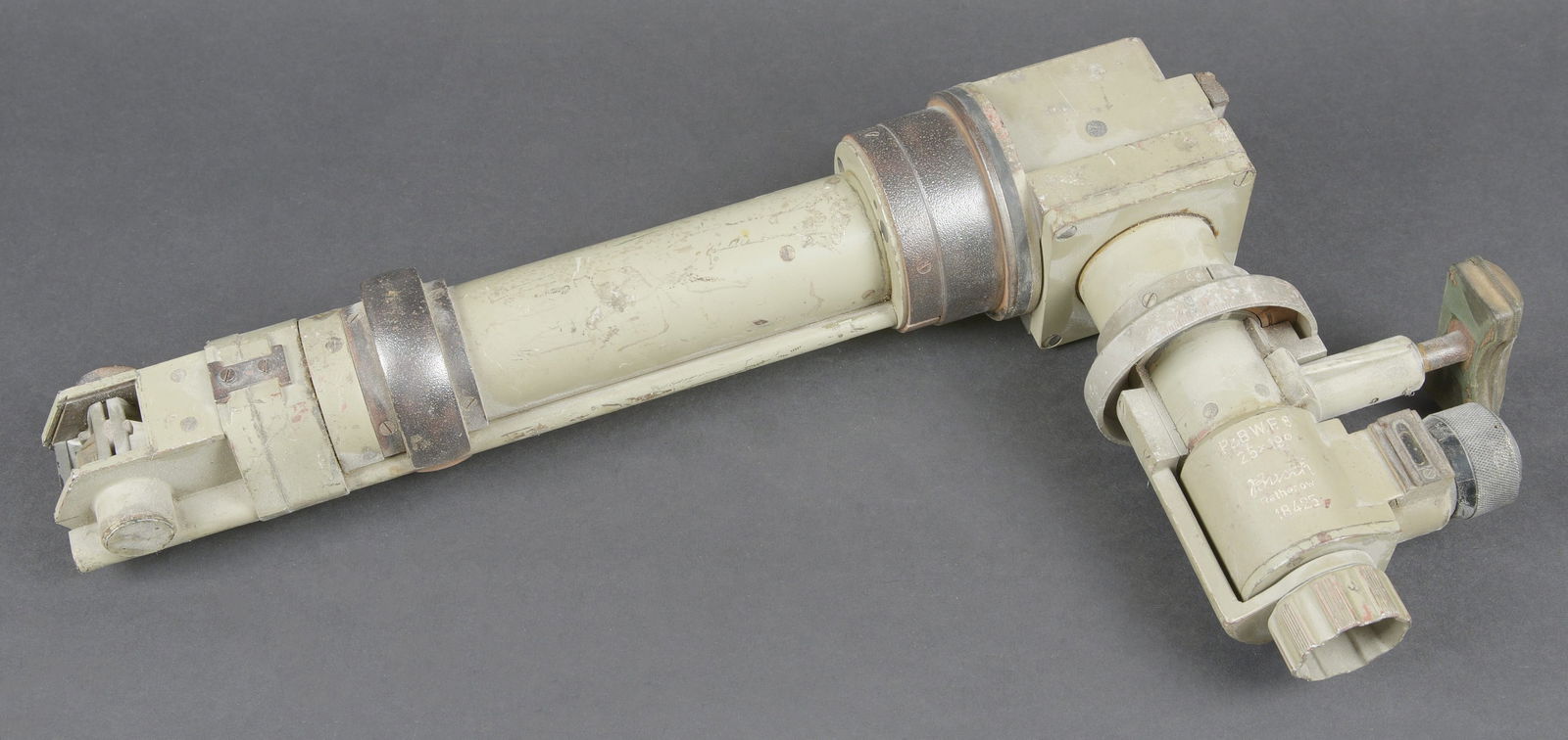 Lunette de coupole blindee ou de char PZBWF8. Armoured cupola or tank periscope sight PZBWF 8 (1 of 7)