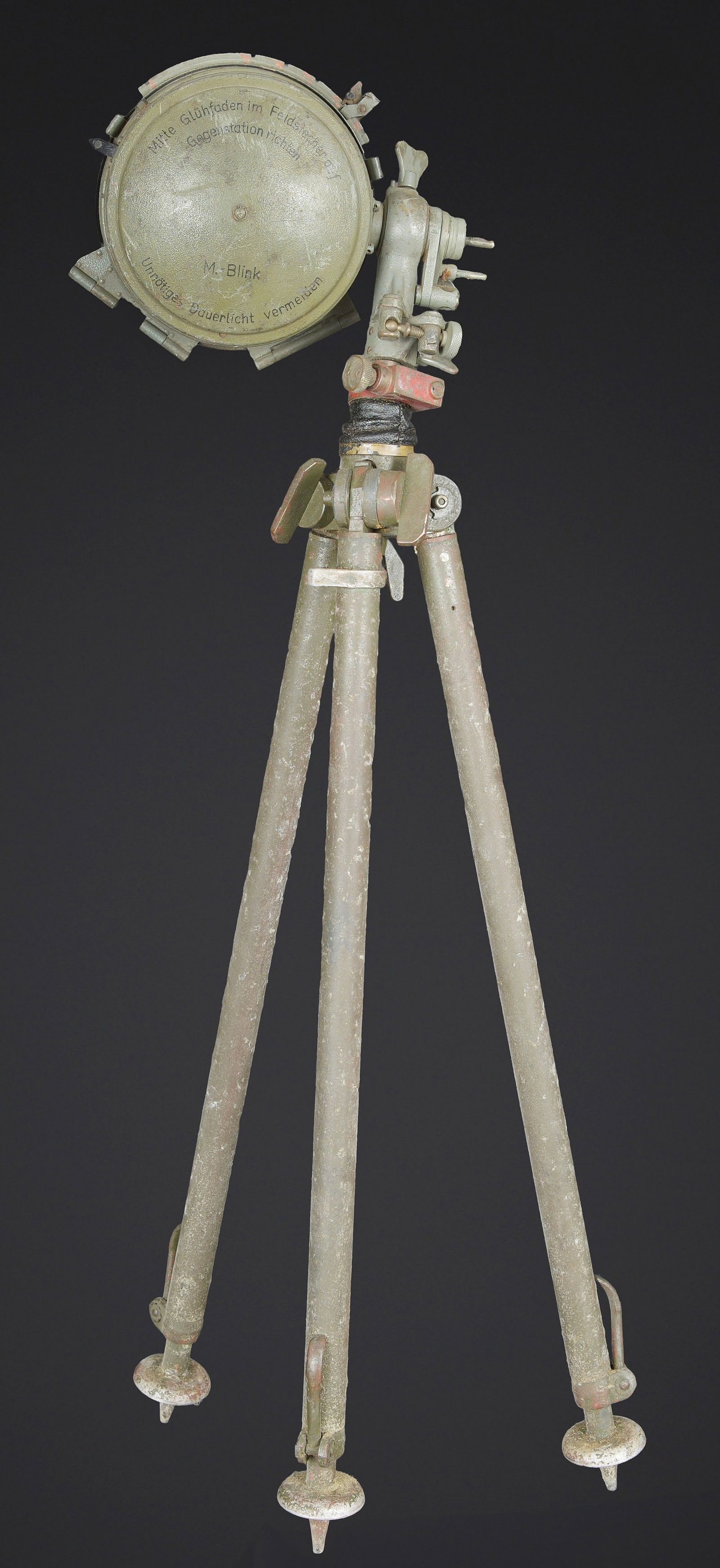 Lampe de signalisation morse WH. WH Morse signalling lamp. (1 of 10)