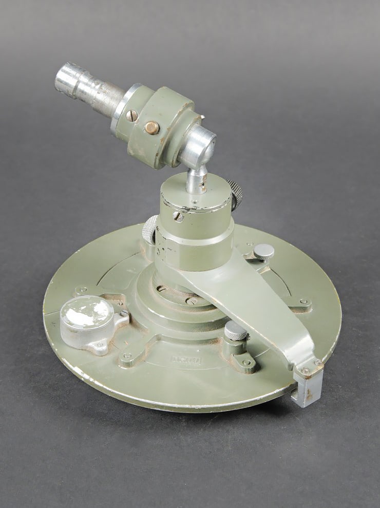 Alidade de visee russe. Russian sighting alidade - 2