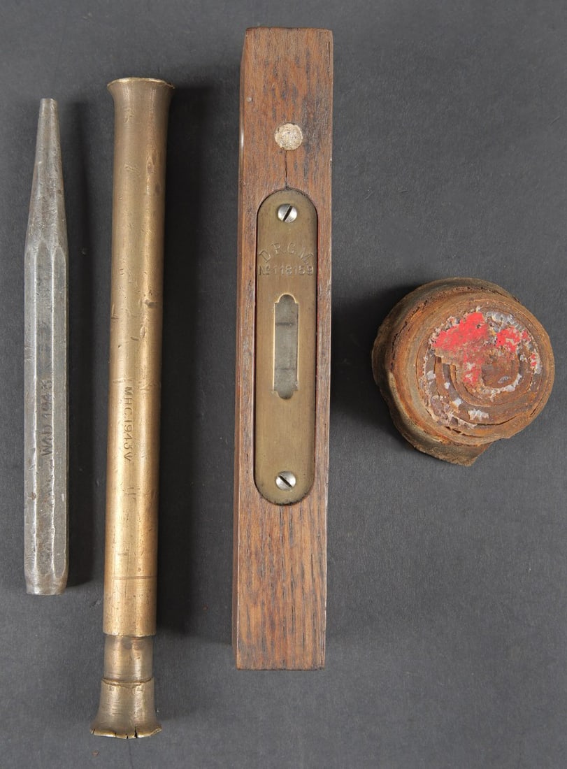 Caisse a outils britannique. - 10