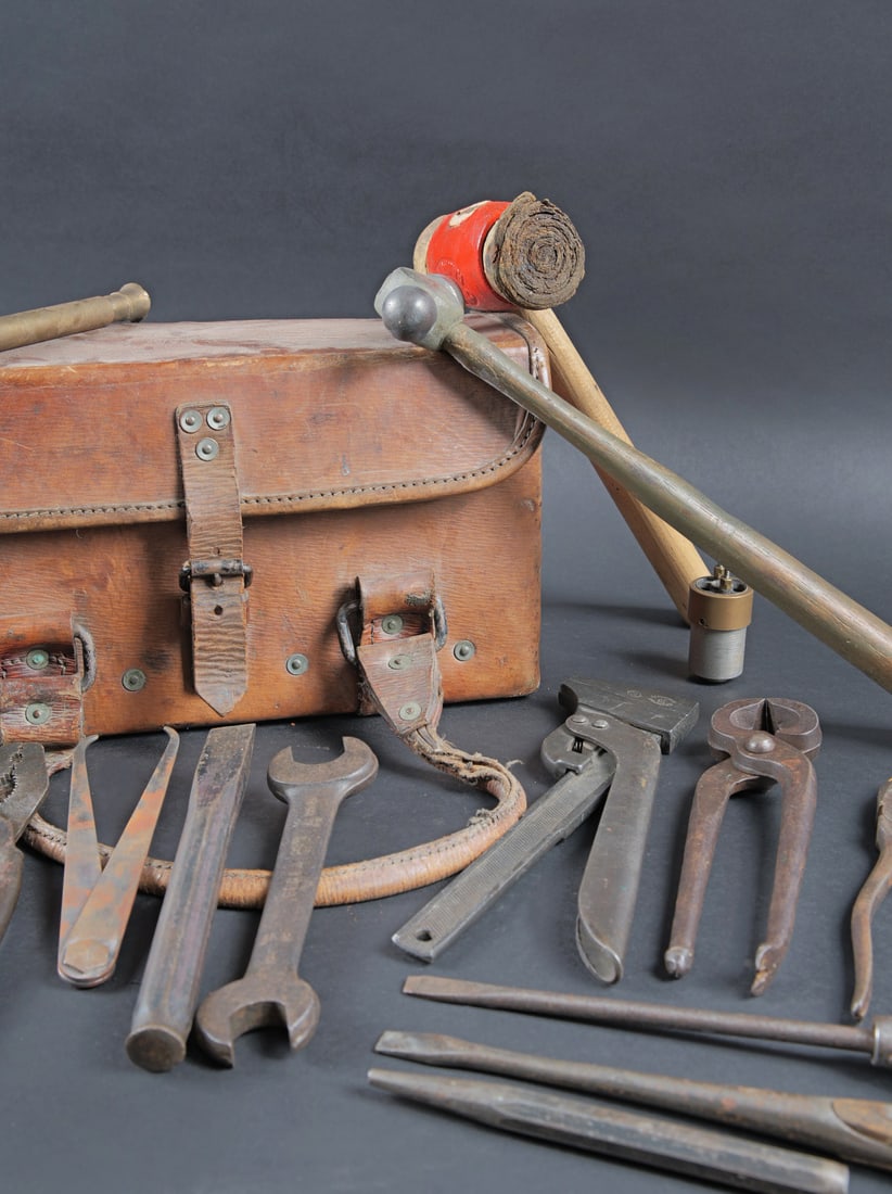 Caisse a outils britannique. - 4