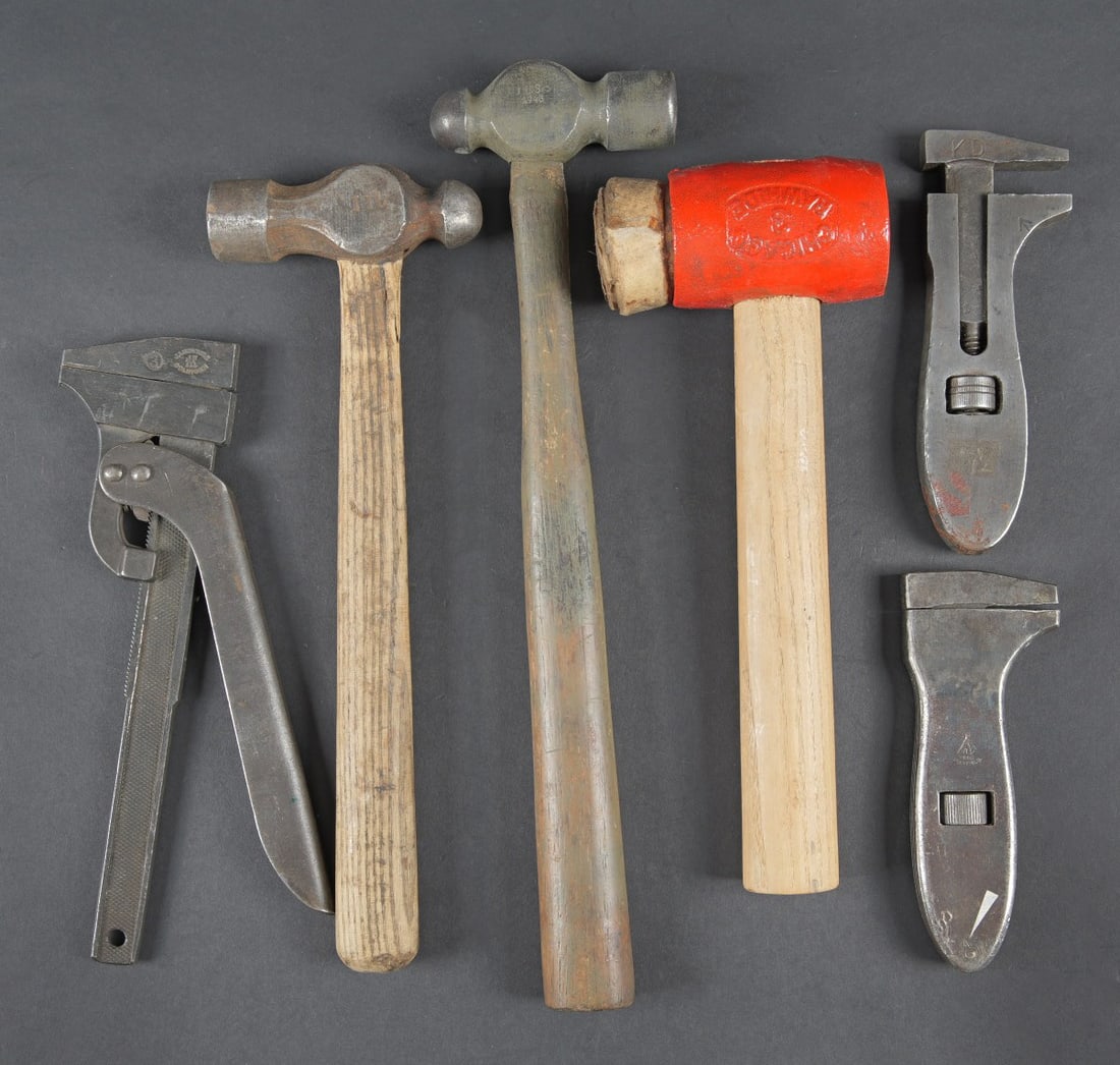 Caisse a outils britannique. - 7