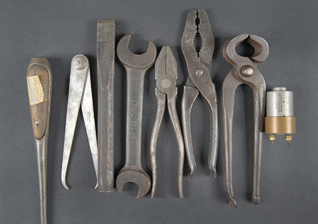 Caisse a outils britannique. - 9