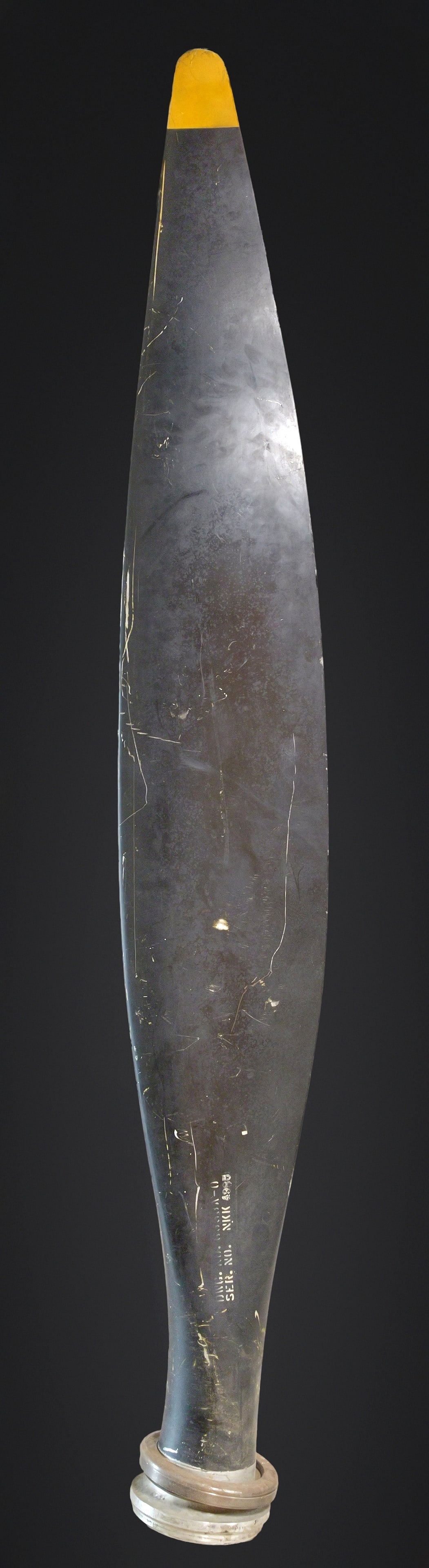 Pale d avion a identifier. Unidentified aircraft propeller blade (1 of 14)