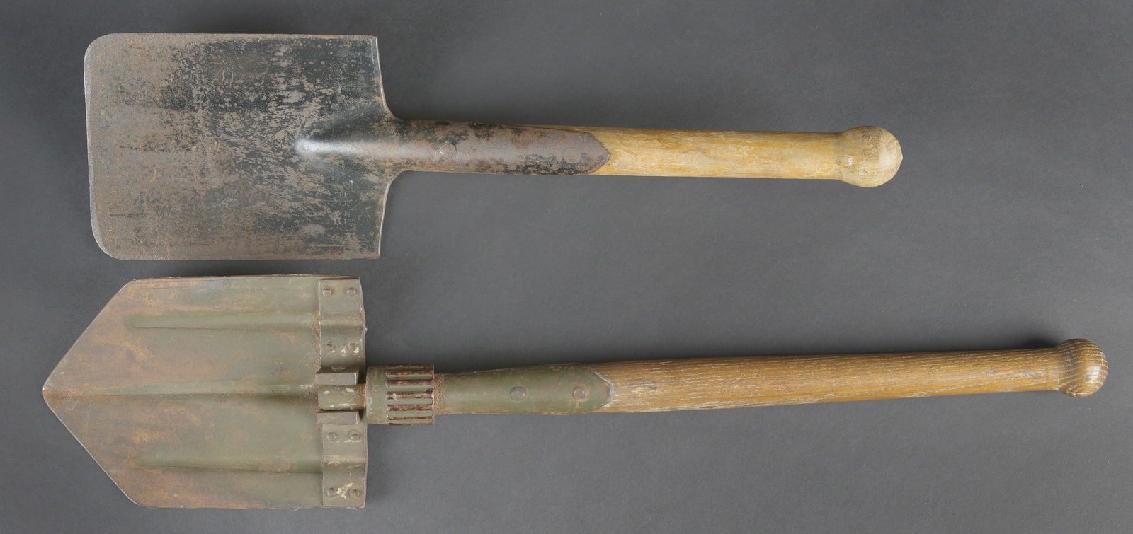 Pelles allemande. German entrenching shovels (1 of 4)
