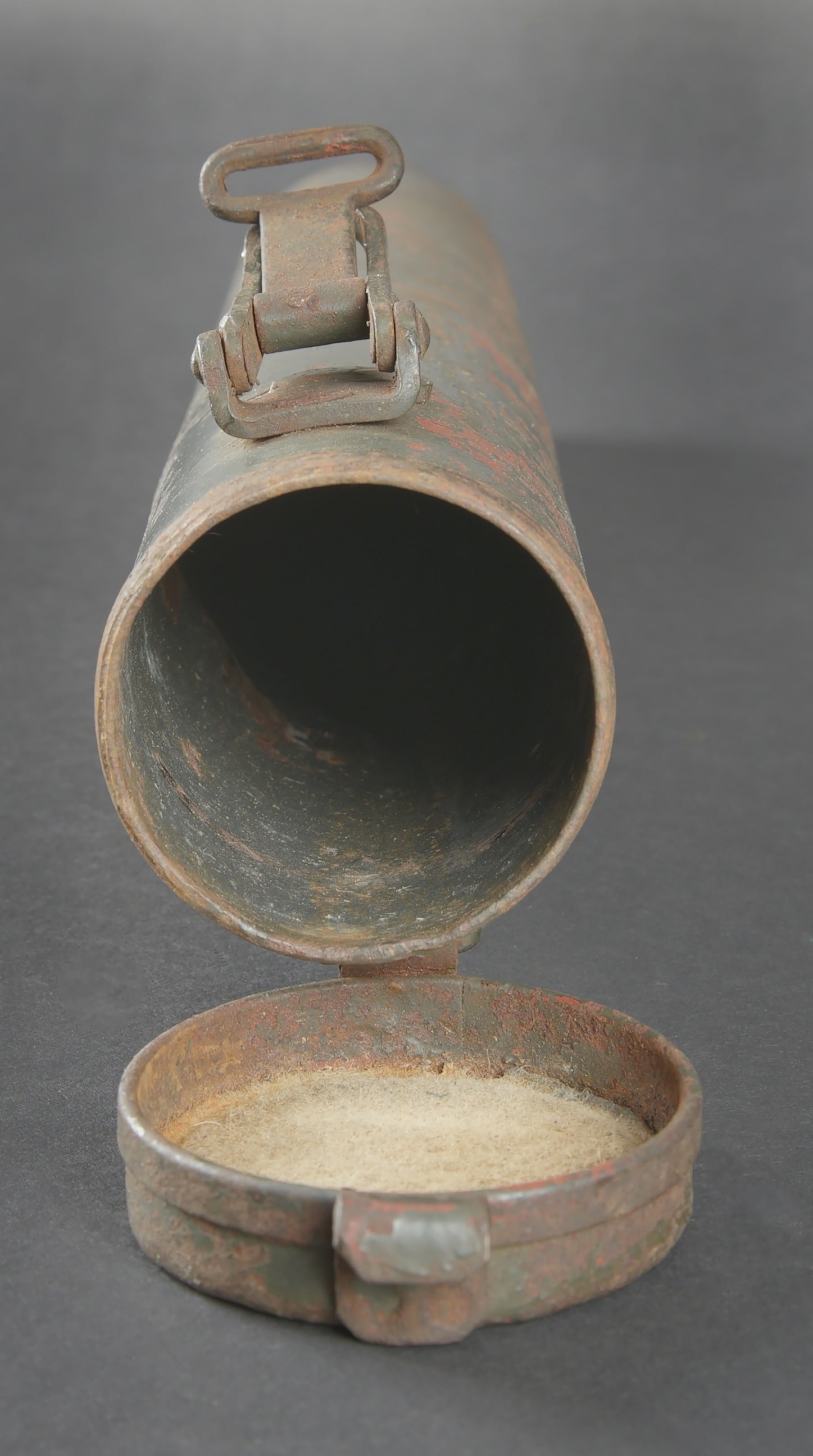 Container allemand. German ammunition container. - 5