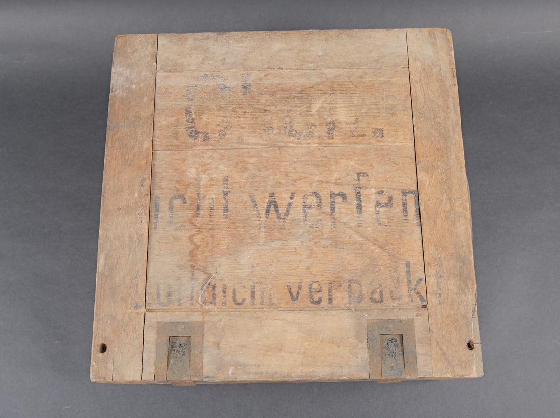 Caisses a munitions. Ammunition crates. - 2