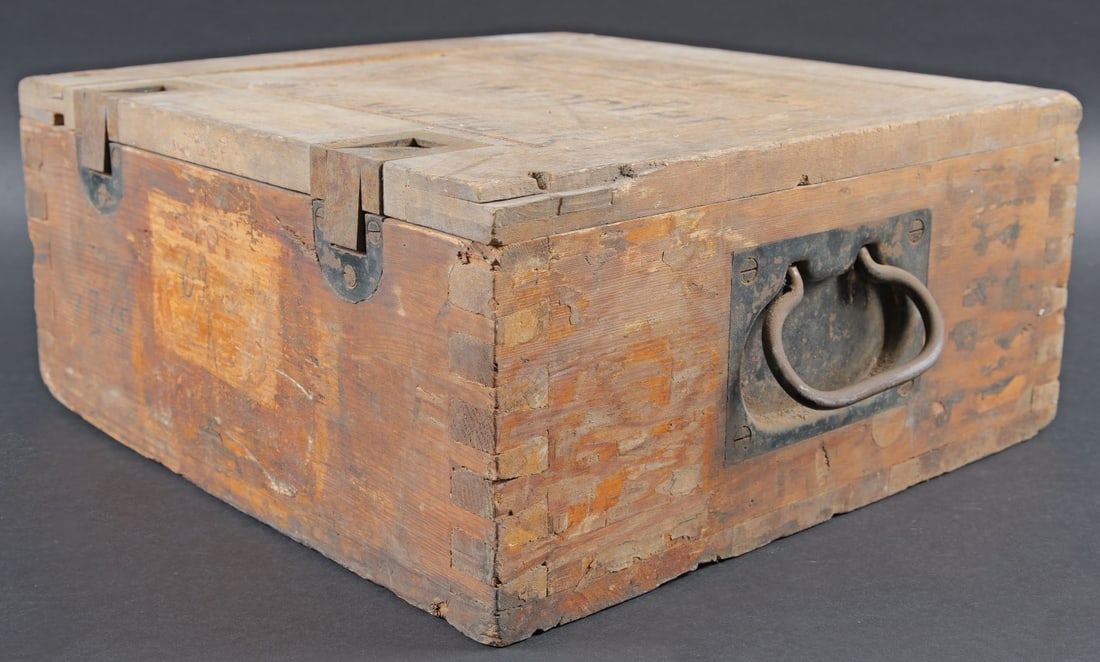Caisses a munitions. Ammunition crates. - 3