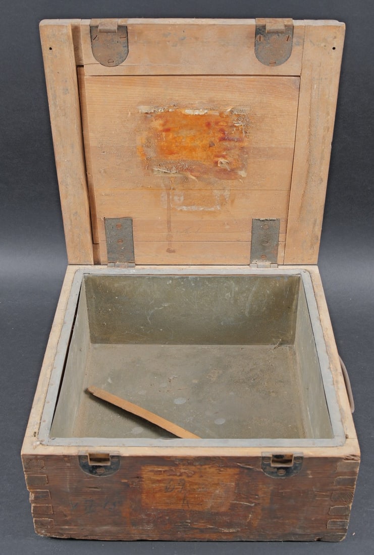 Caisses a munitions. Ammunition crates. - 5