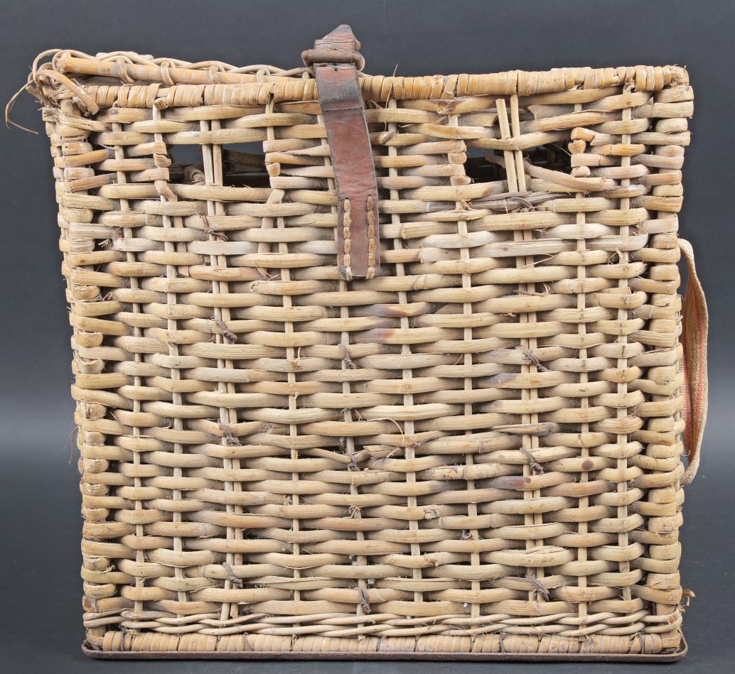 Panier 3 obus 7,5 cm le.IG.18. Wicker basket for three 7.5 cm rounds for le.IG.18. (1 of 8)