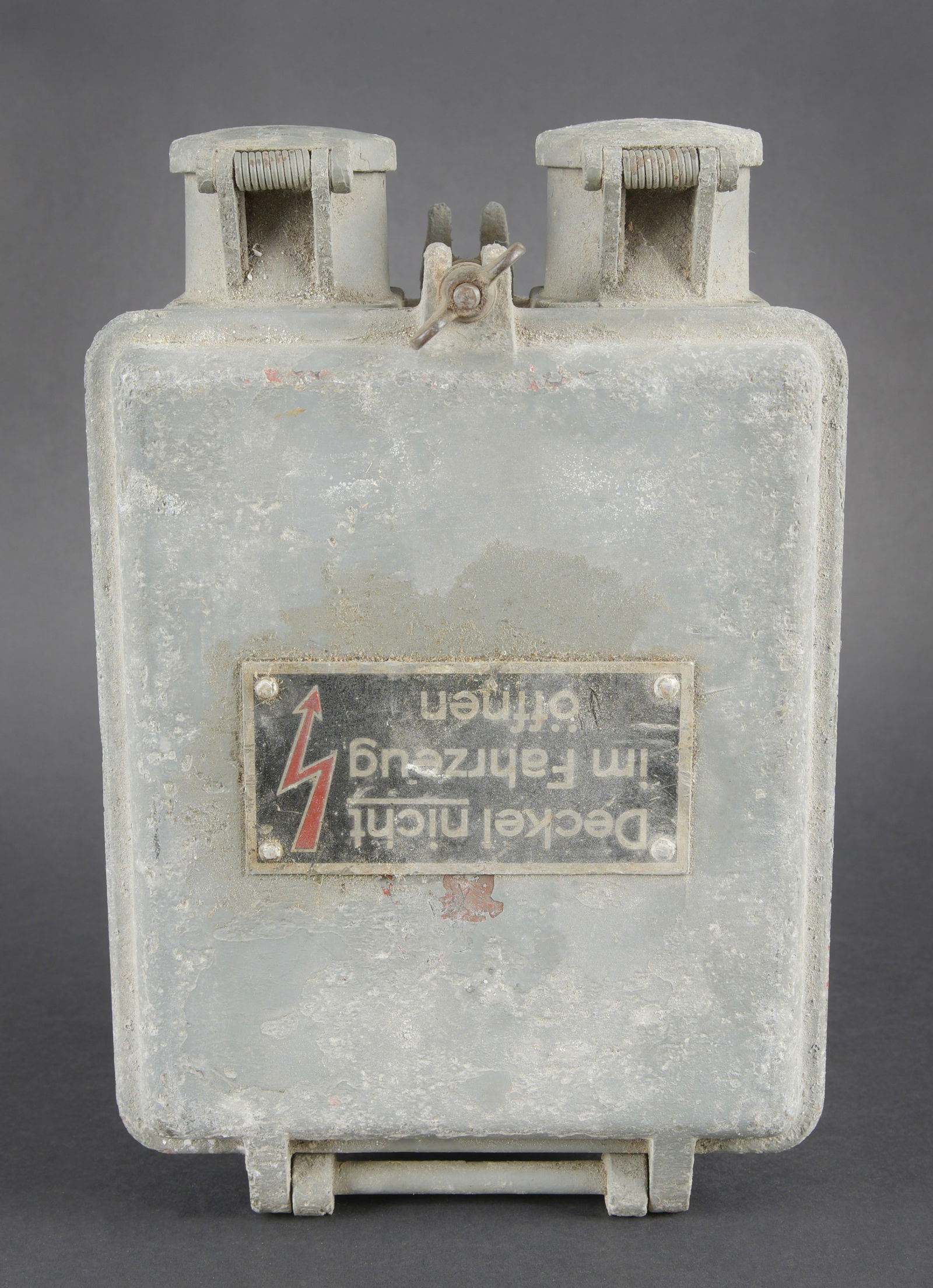 Boitier electrique SEU A 1940. SEU A 1940 electrical junction box (1 of 8)