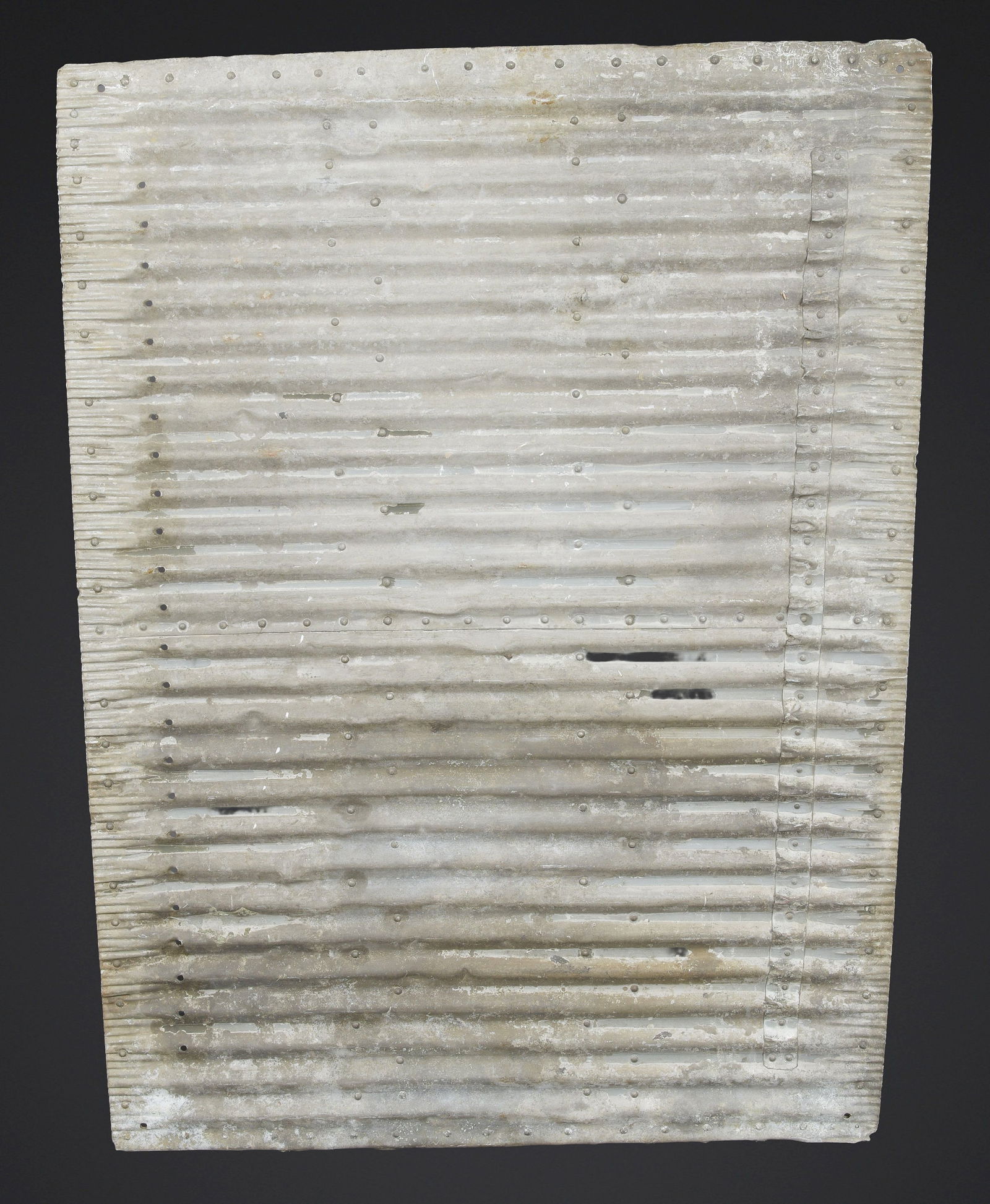 Morceau de carlingue d un avion LW. Aircraft fuselage fragment, Luftwaffe. (1 of 2)