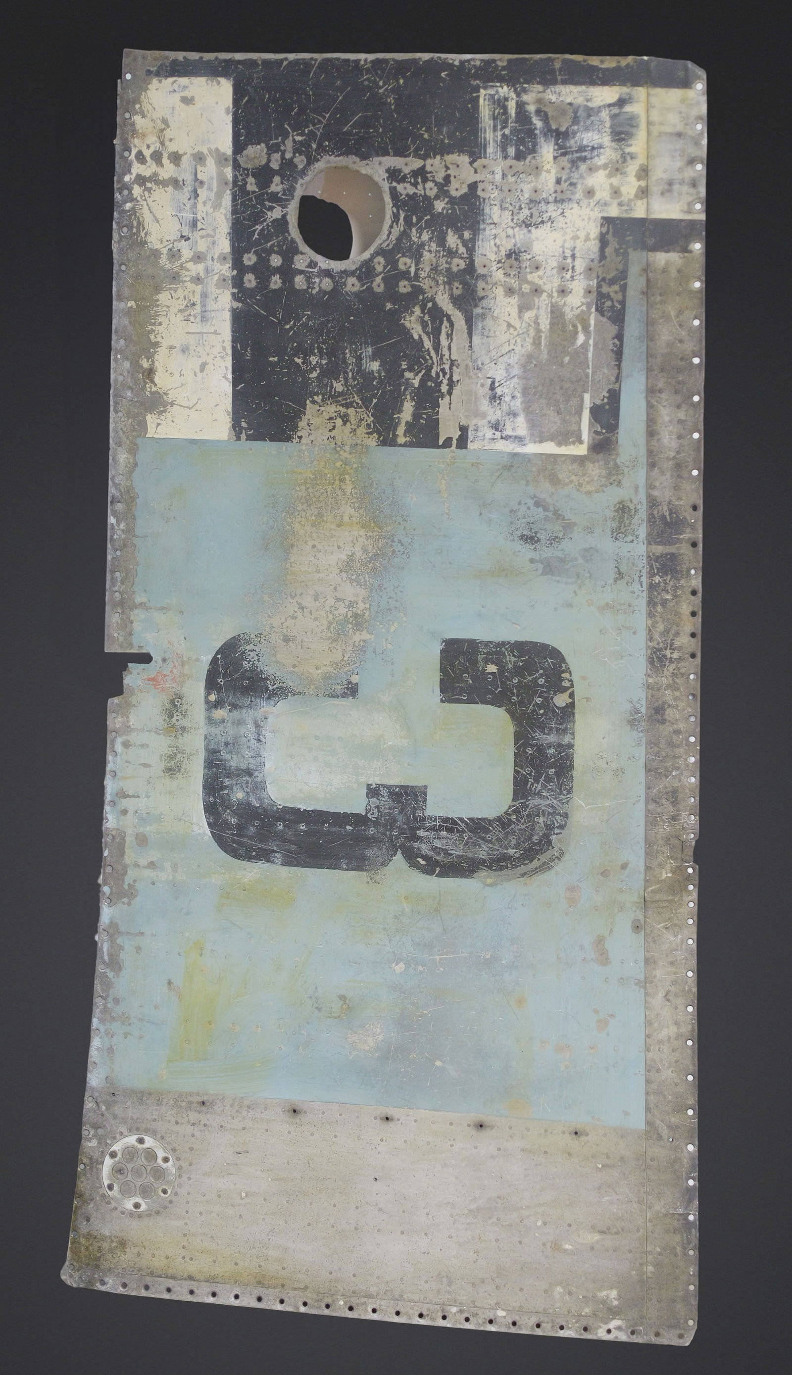 Morceau de carlingue d un avion LW. Aircraft fuselage fragment, Luftwaffe. (1 of 9)