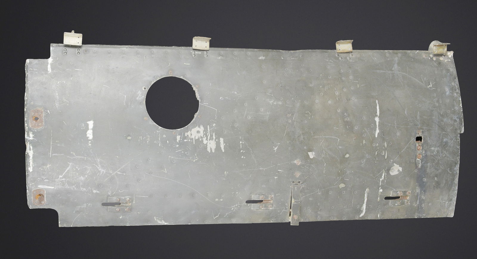 Morceau de carlingue de Junkers. Junkers aircraft fuselage fragment. (1 of 8)