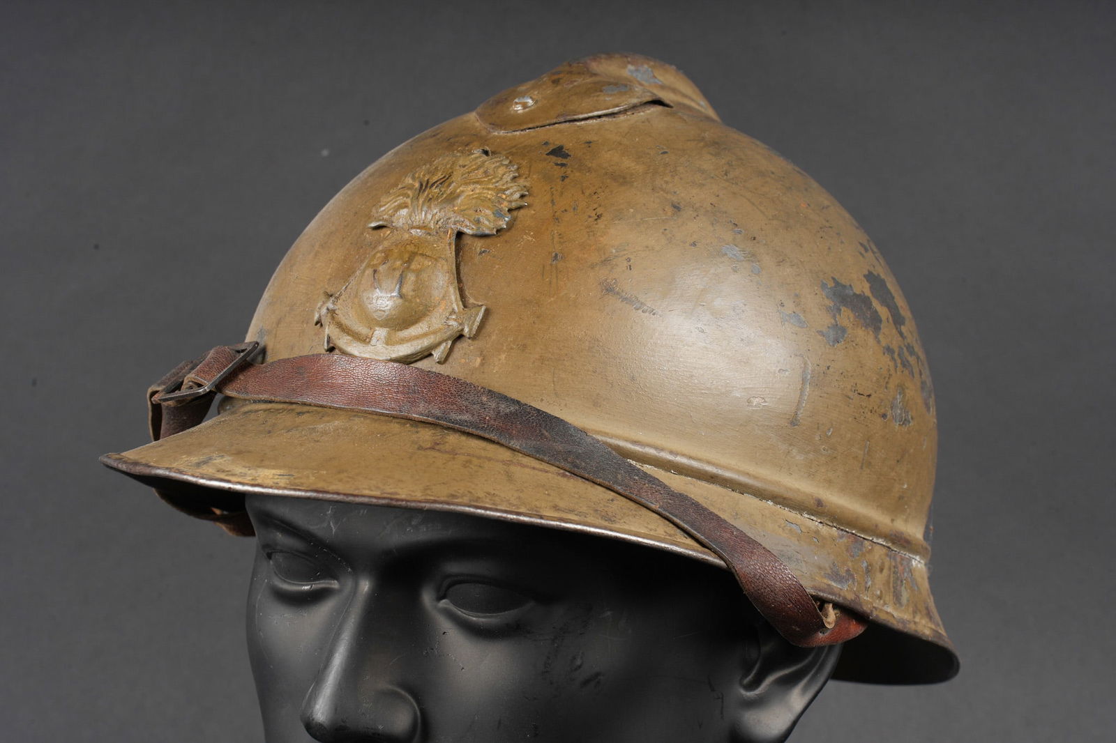 Casque Adrian 1915 infanterie coloniale. Adrian helmet Model 1915, Colonial Infantry. (1 of 10)