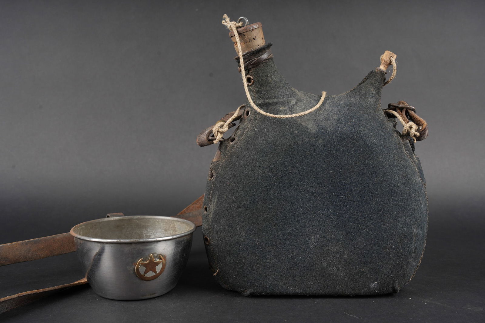 Ensemble d equipements. Equipment grouping. - 2