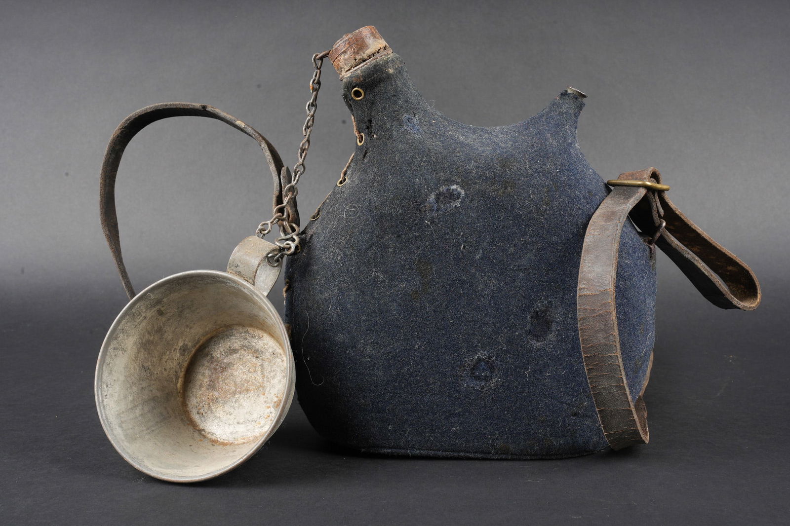 Ensemble d equipements. Equipment set - 15