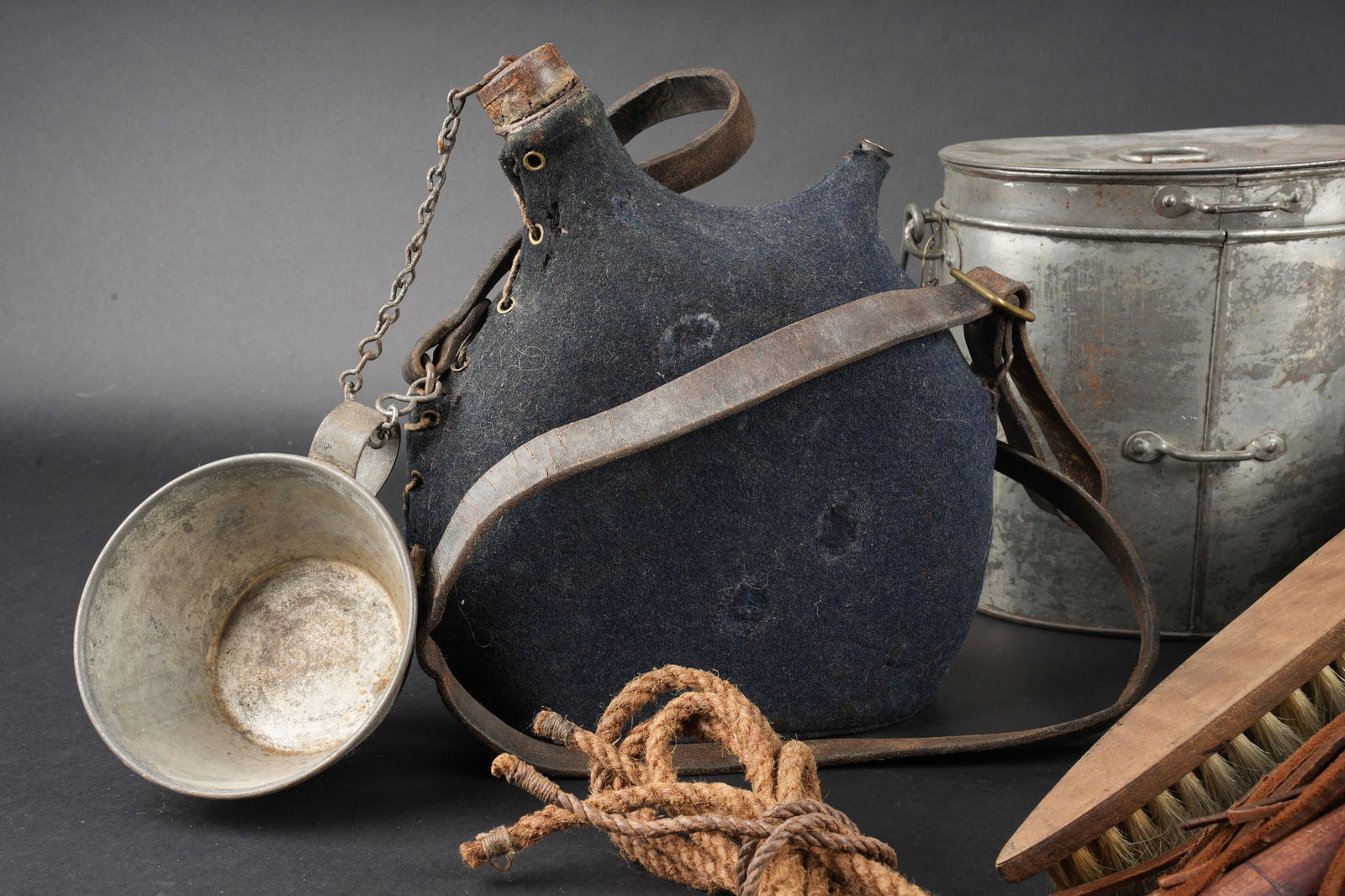 Ensemble d equipements. Equipment set - 4