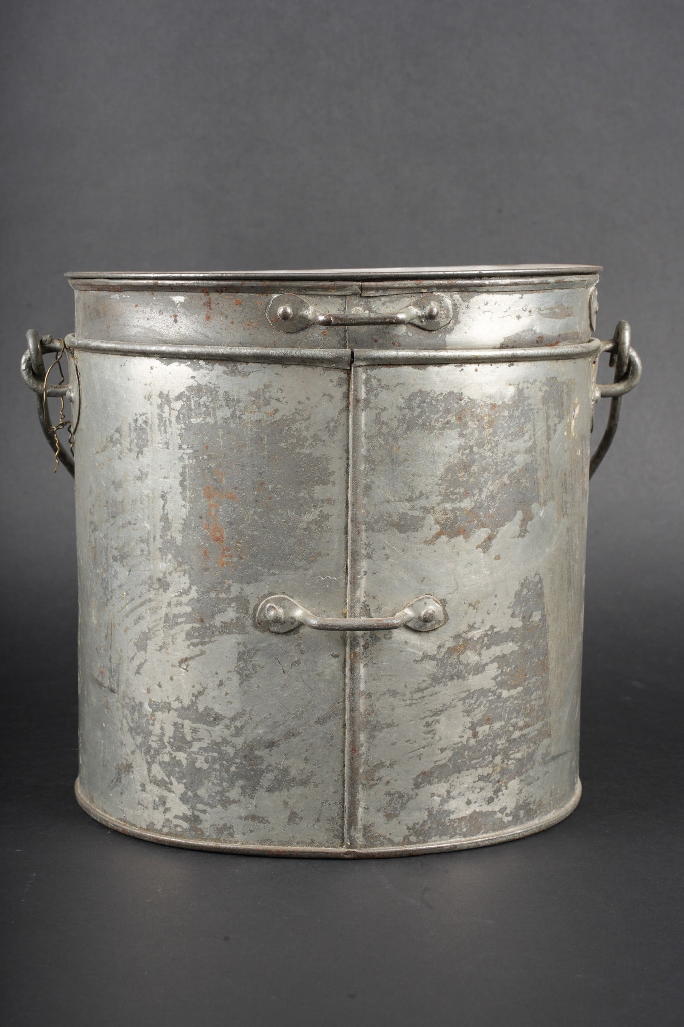 Ensemble d equipements. Equipment set - 9